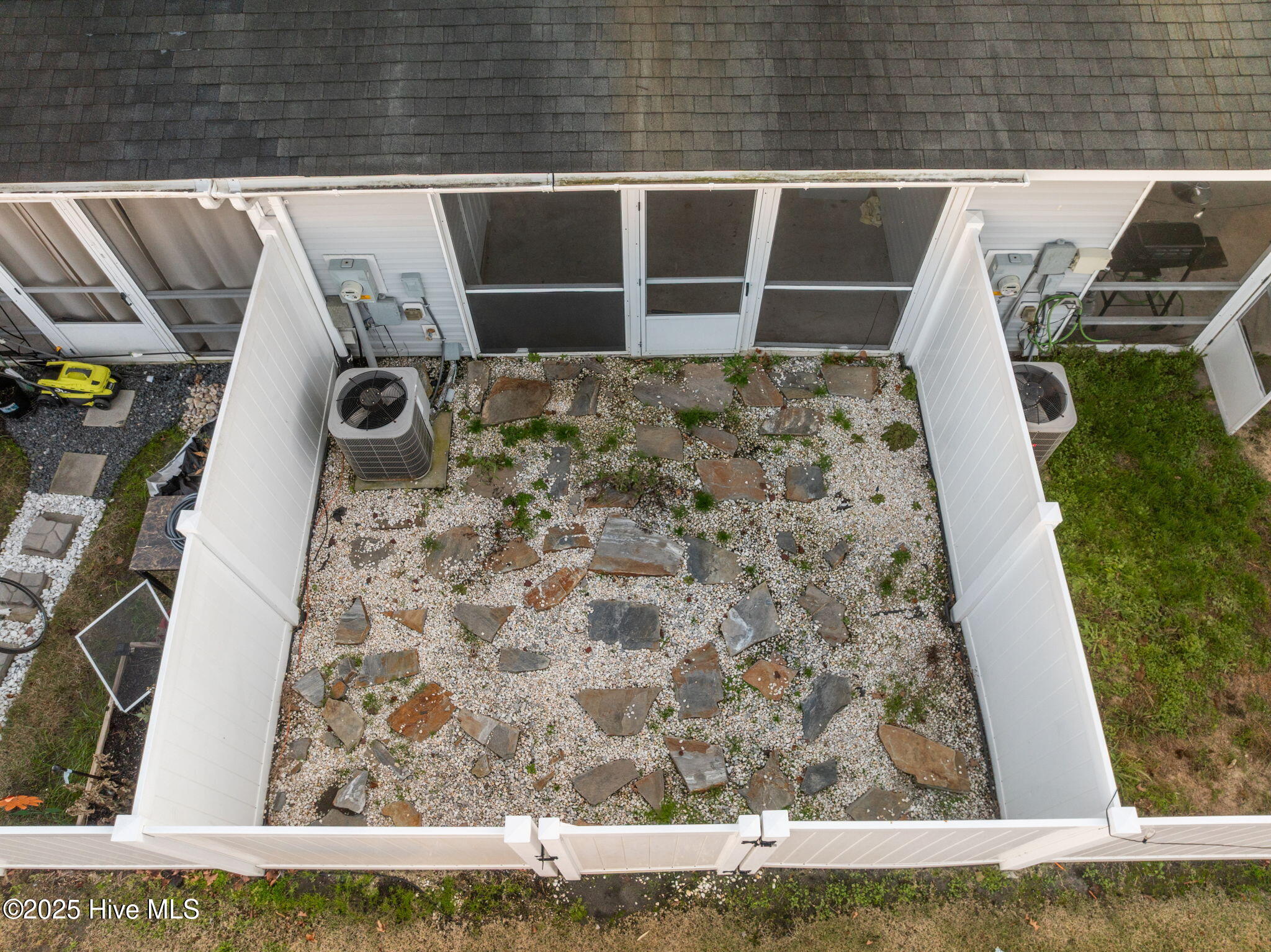 100545796 | Photo 22