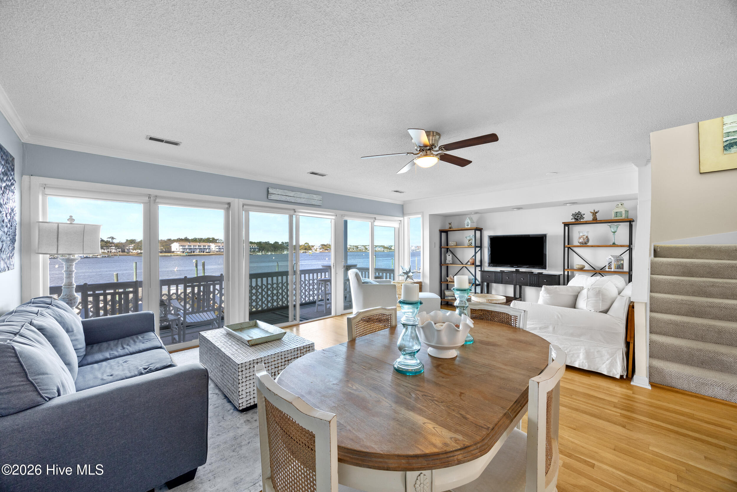 100559474 | Photo 28