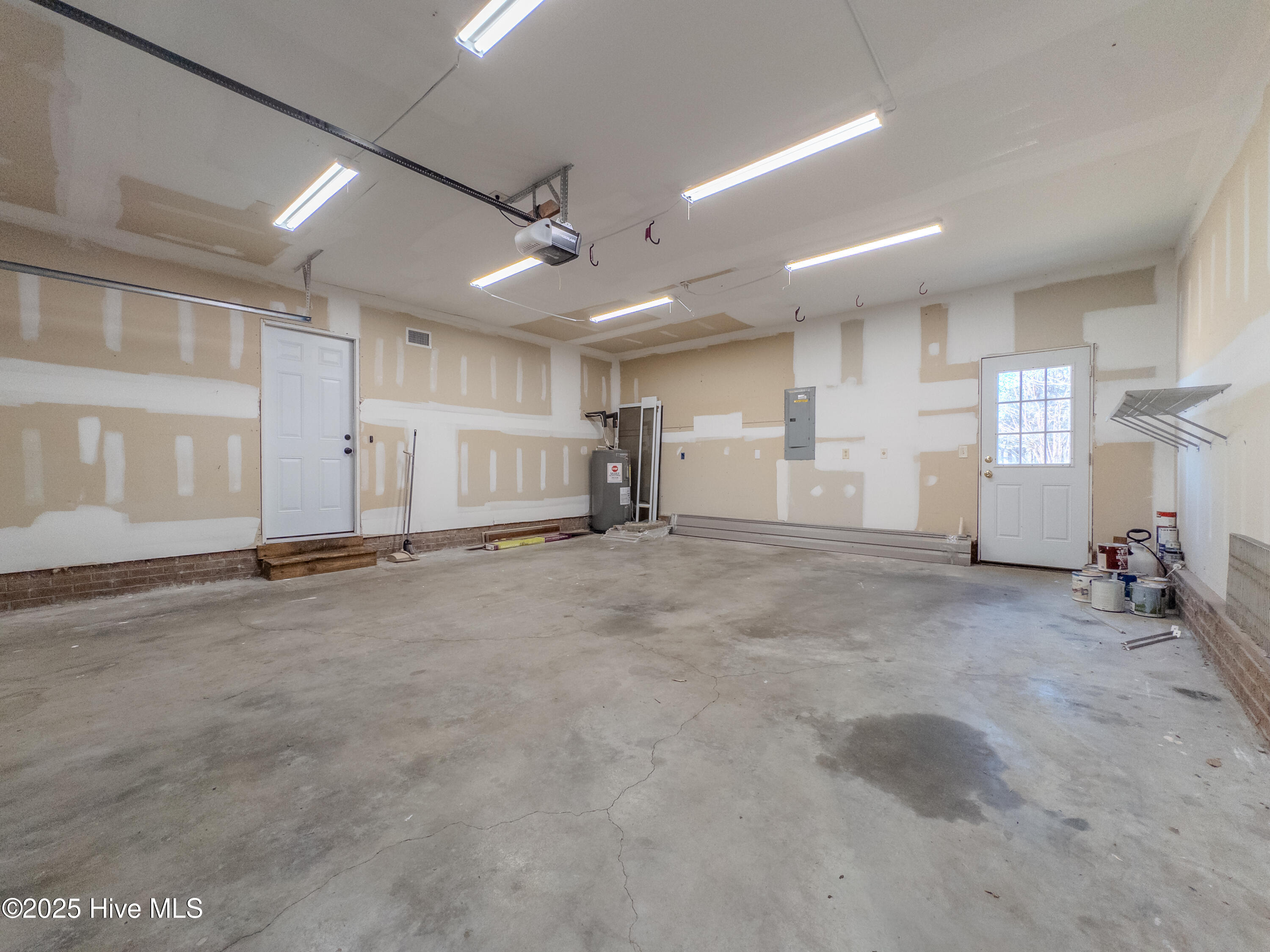 100546237 | Photo 42