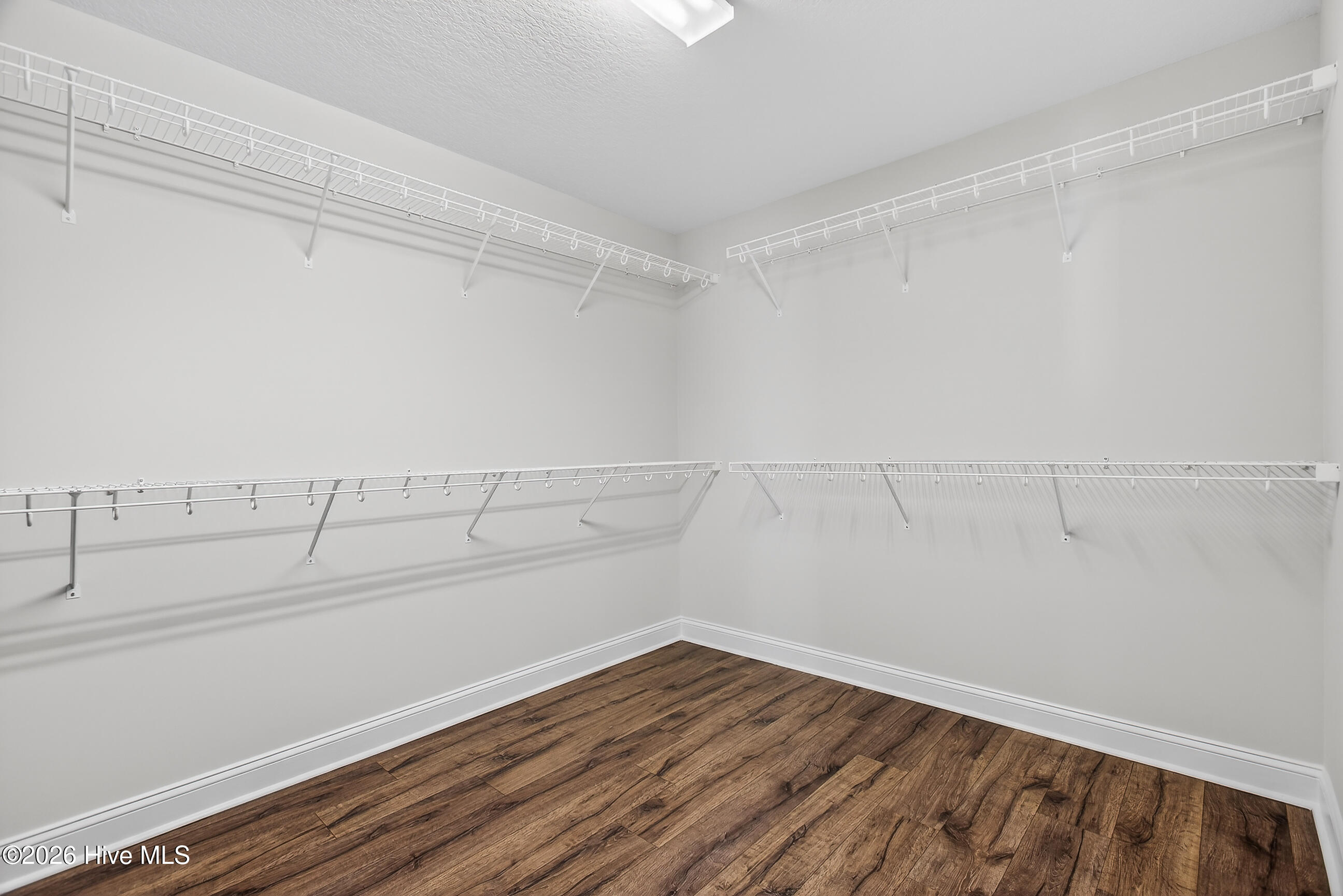 100556986 | Photo 18