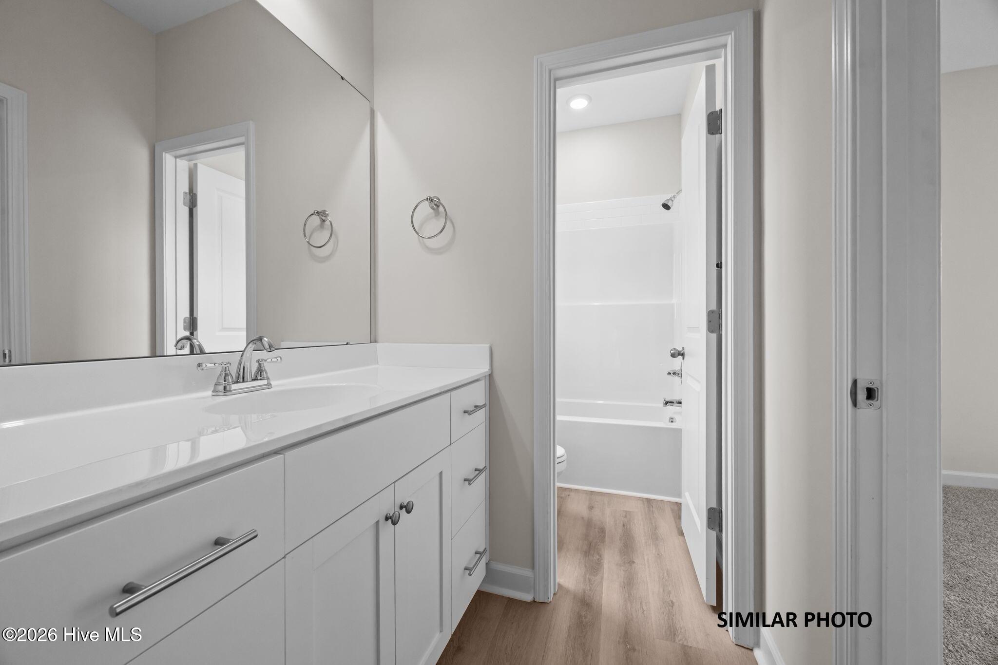 100566485 | Photo 16