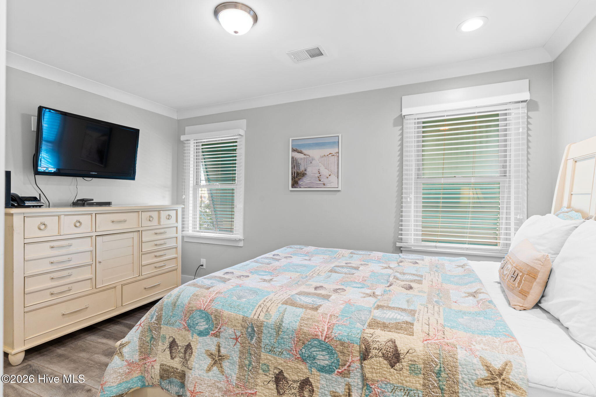 100552493 | Photo 32