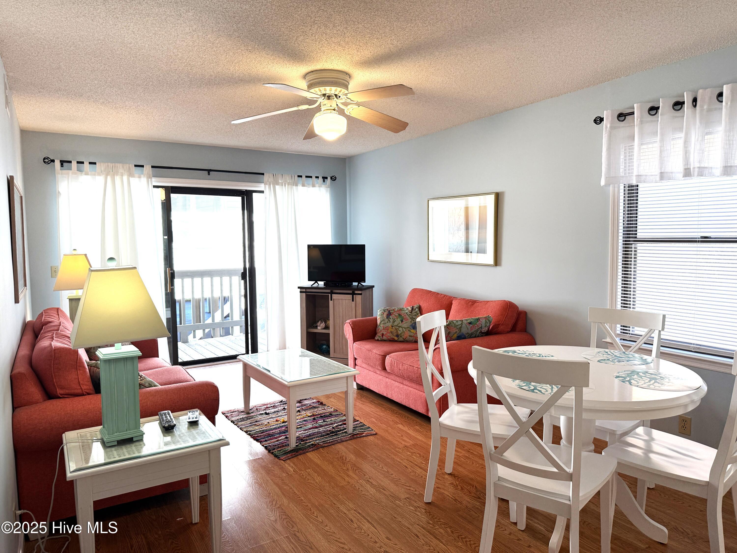 100501866 | Photo 18