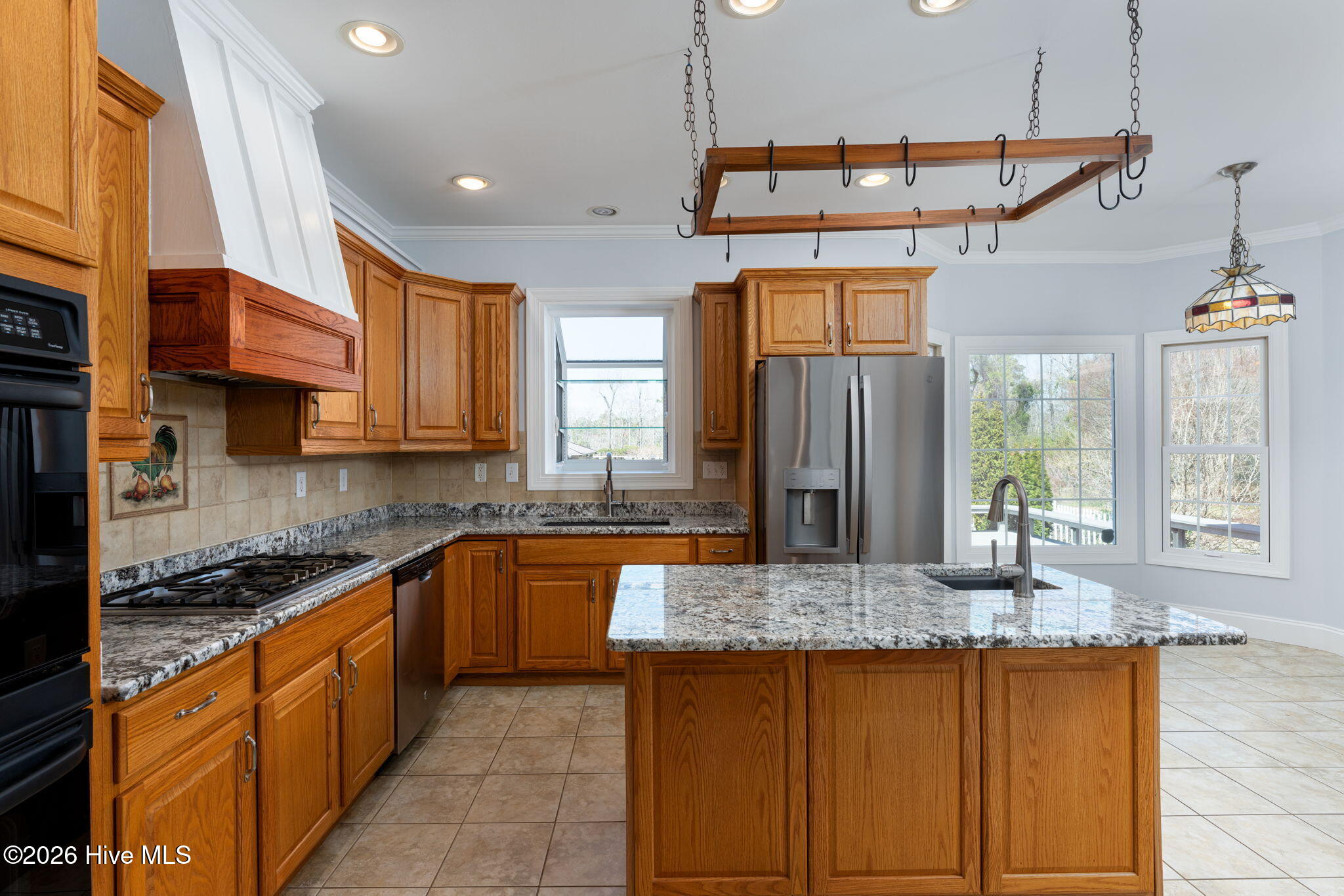 100552056 | Photo 23