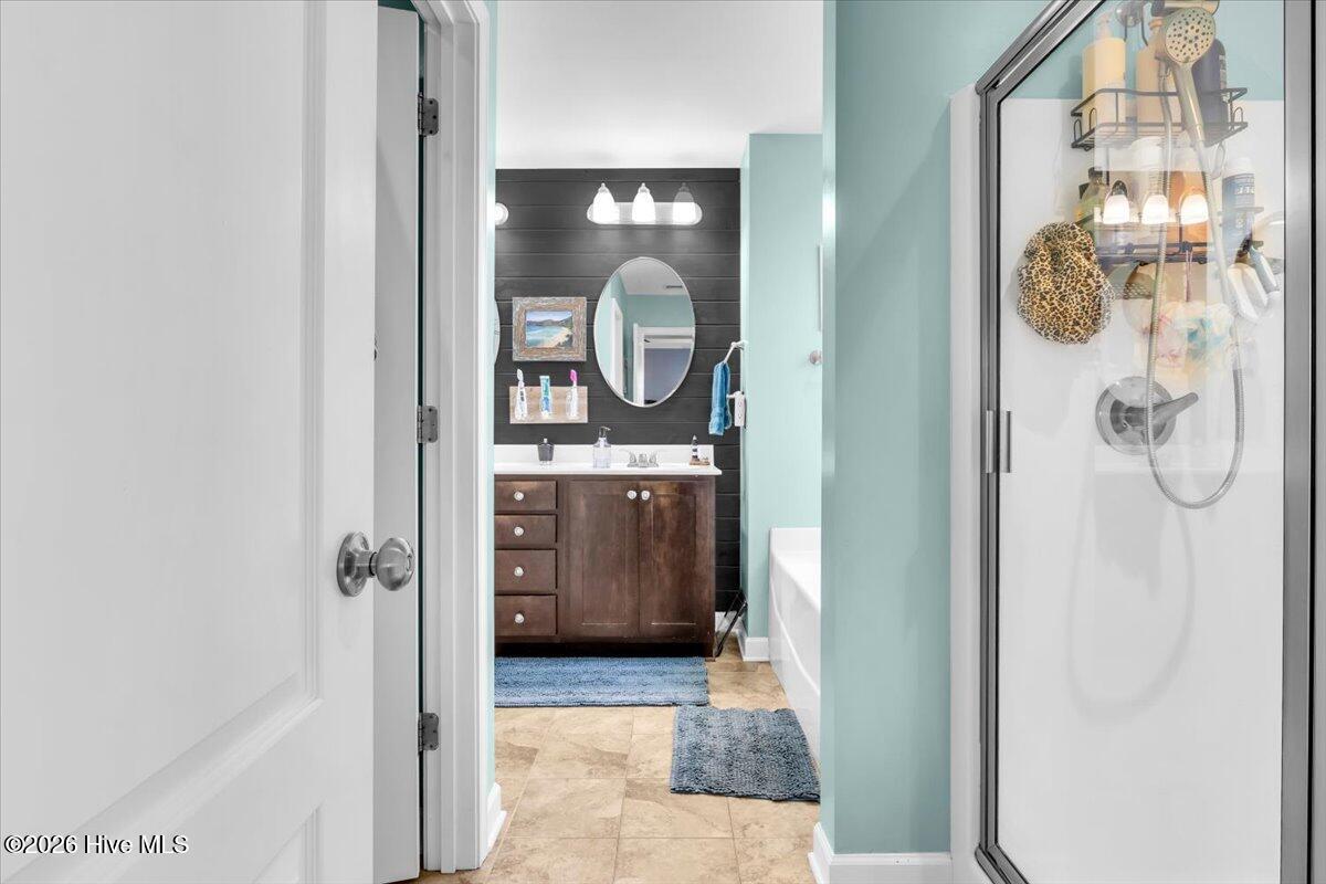 100567099 | Photo 20