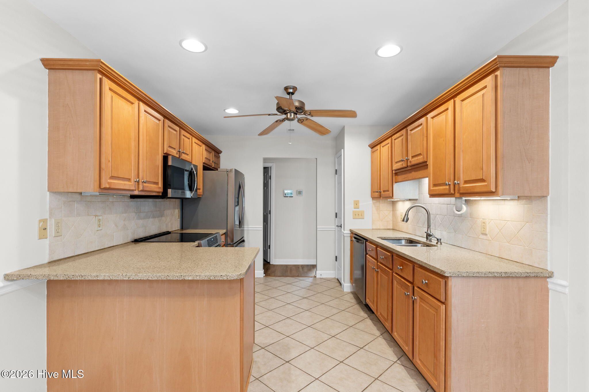 100549581 | Photo 18