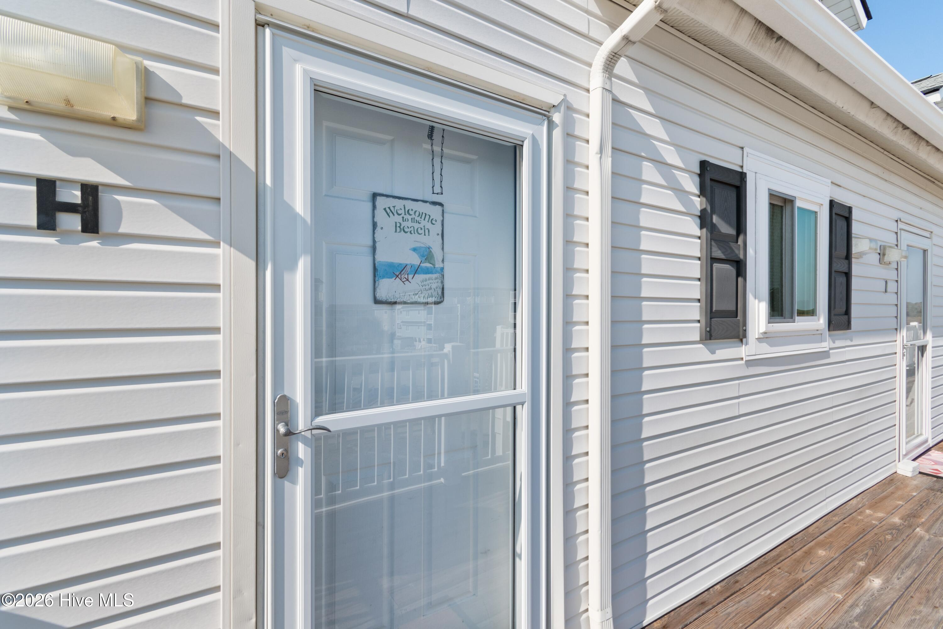 100554890 | Photo 11