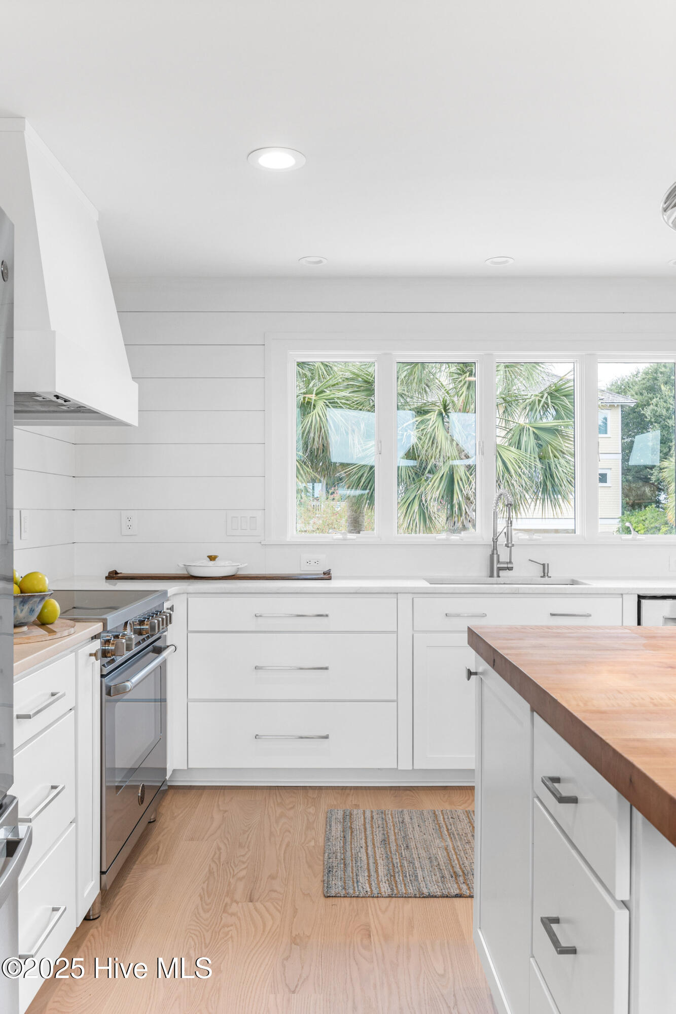 100530519 | Photo 19