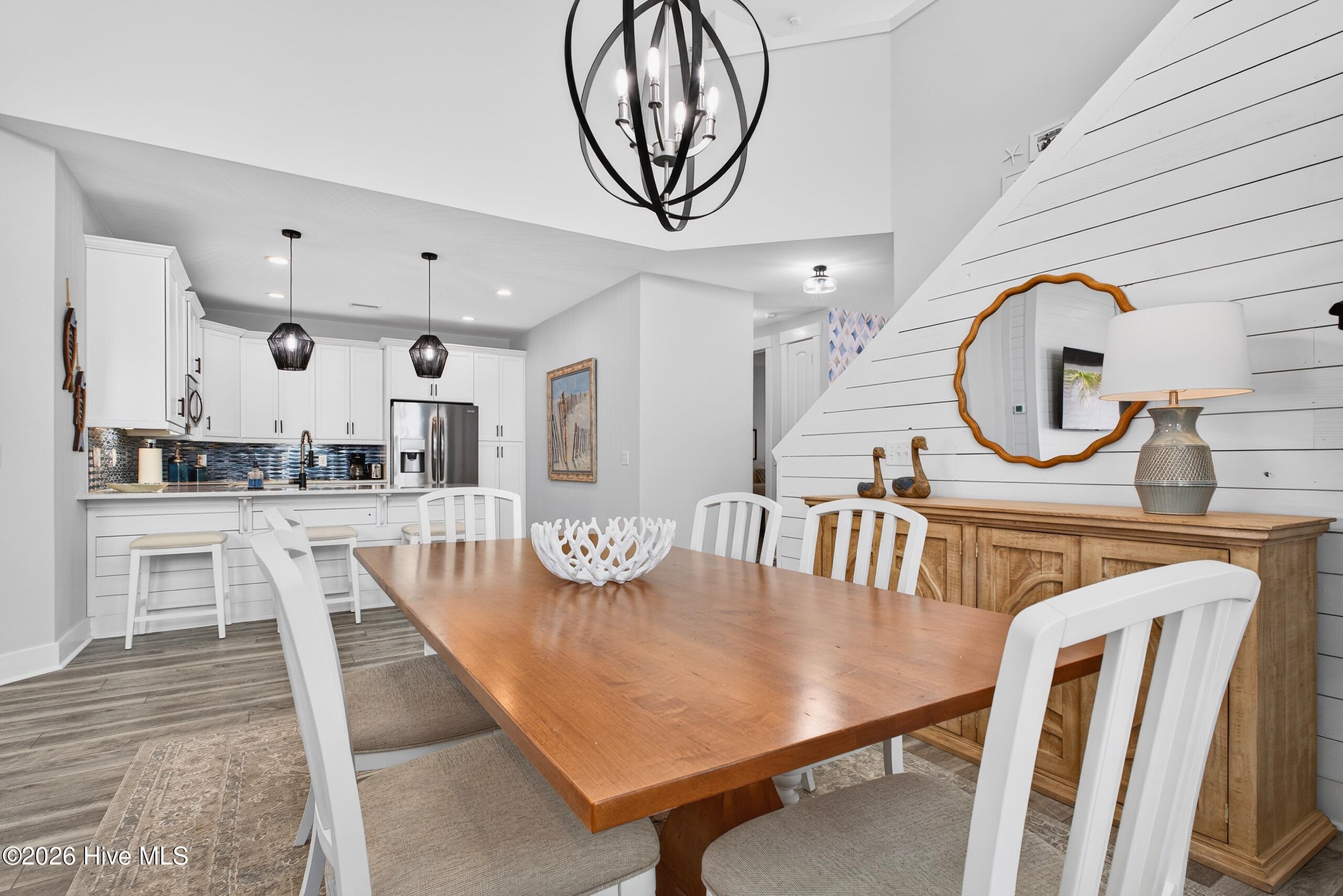 100559730 | Photo 25