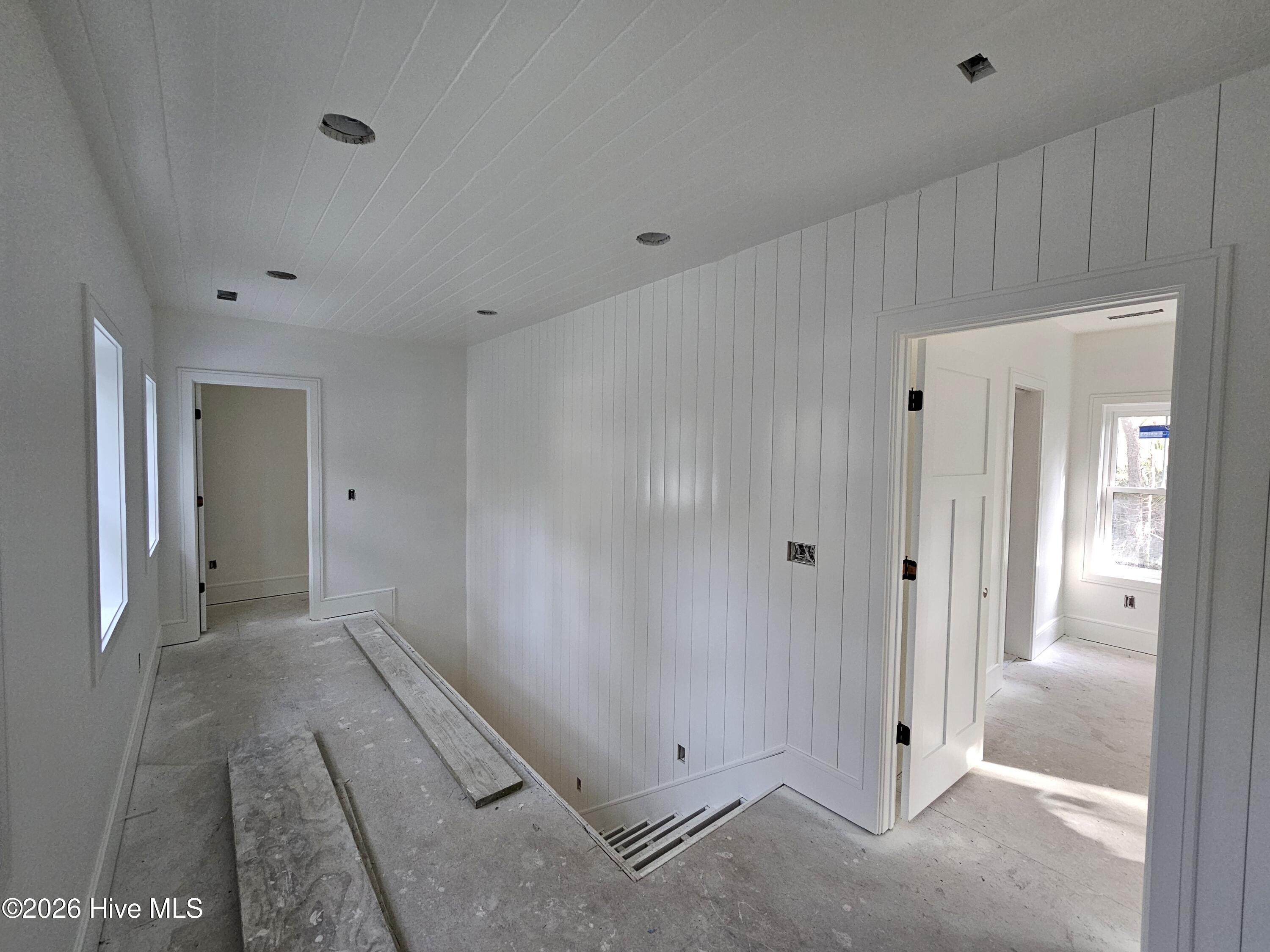 100527849 | Photo 18