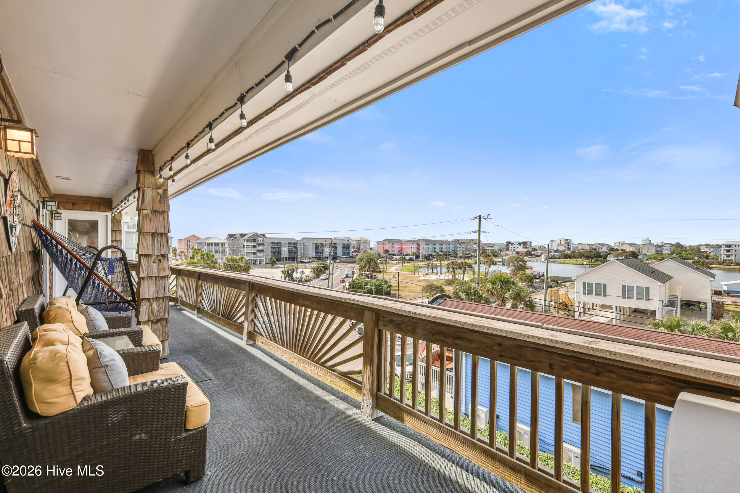 100569323 | Photo 29