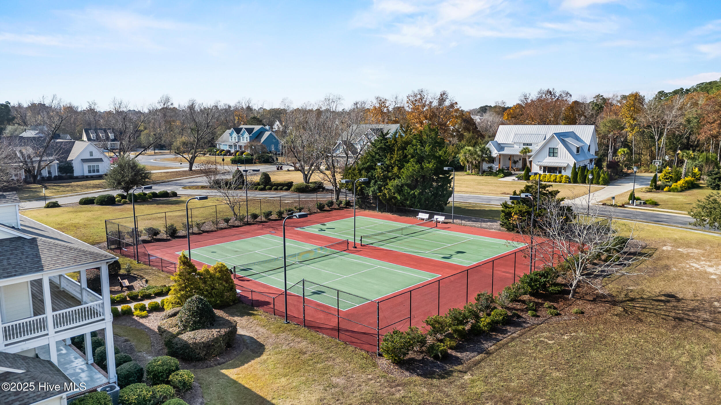 100570509 | Photo 98