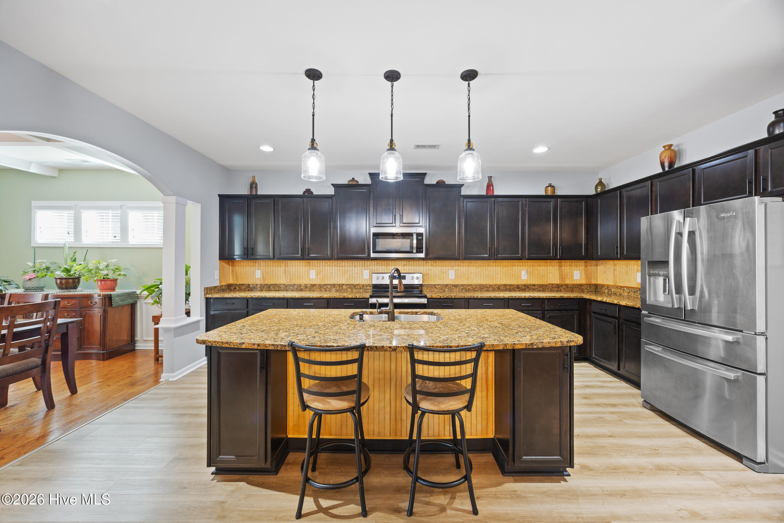 100549248 | Photo 19