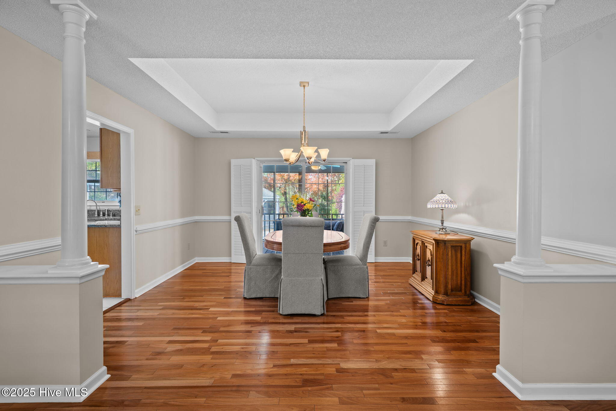 100543111 | Photo 10