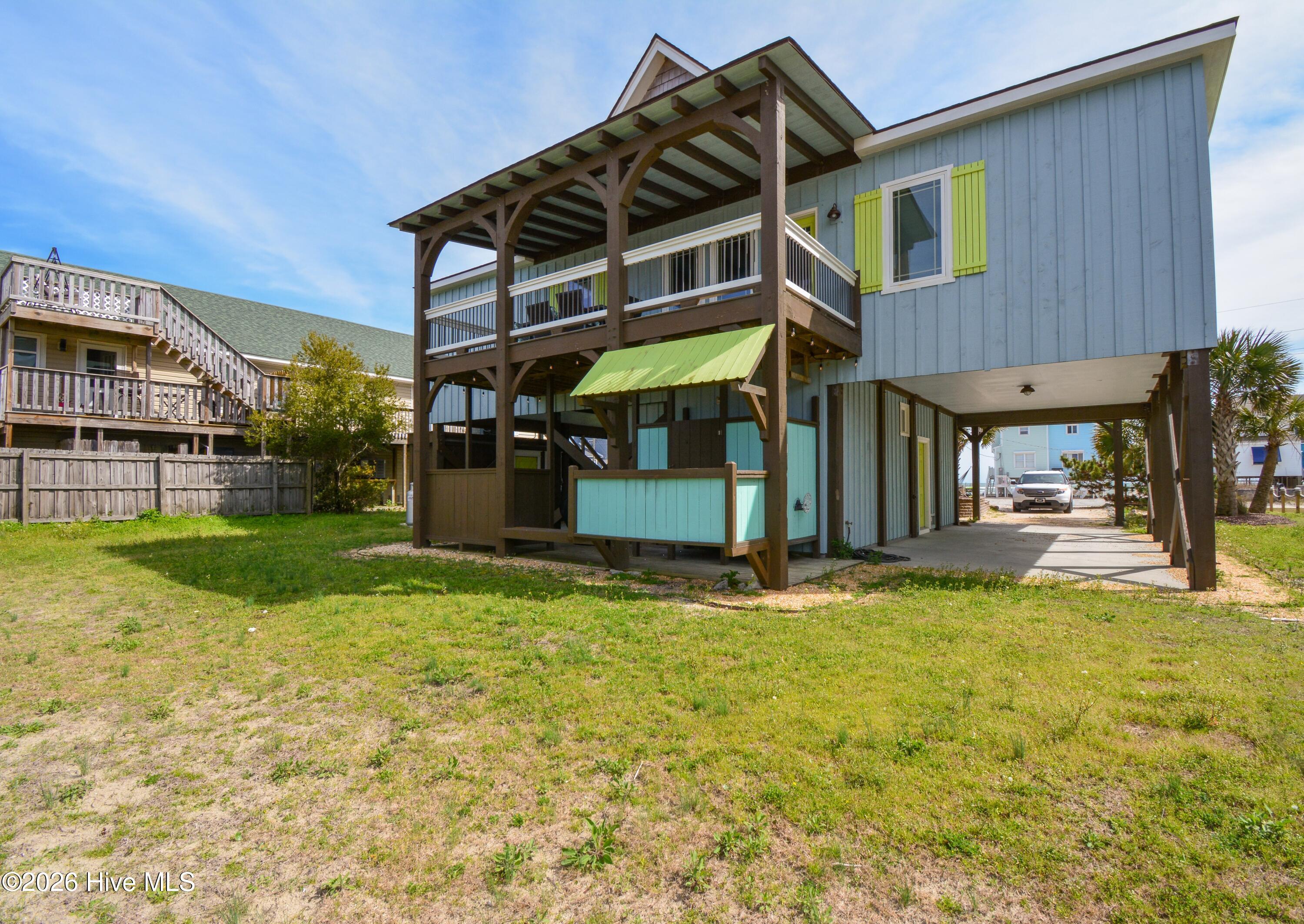 100565918 | Photo 30