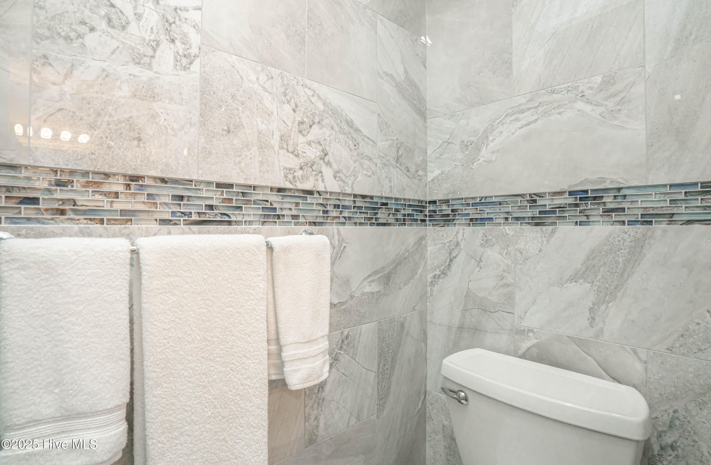 100536080 | Photo 24