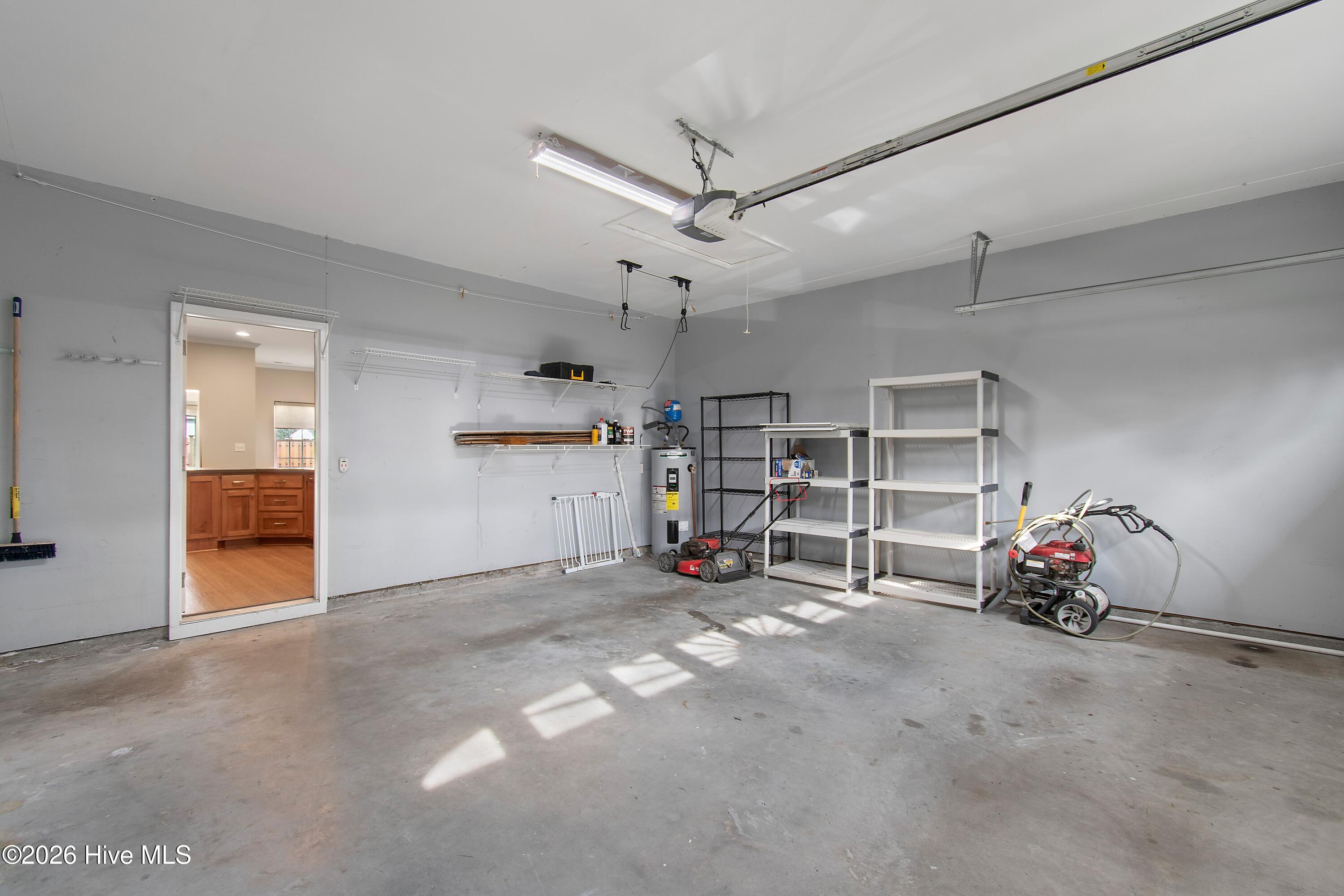 100562545 | Photo 38