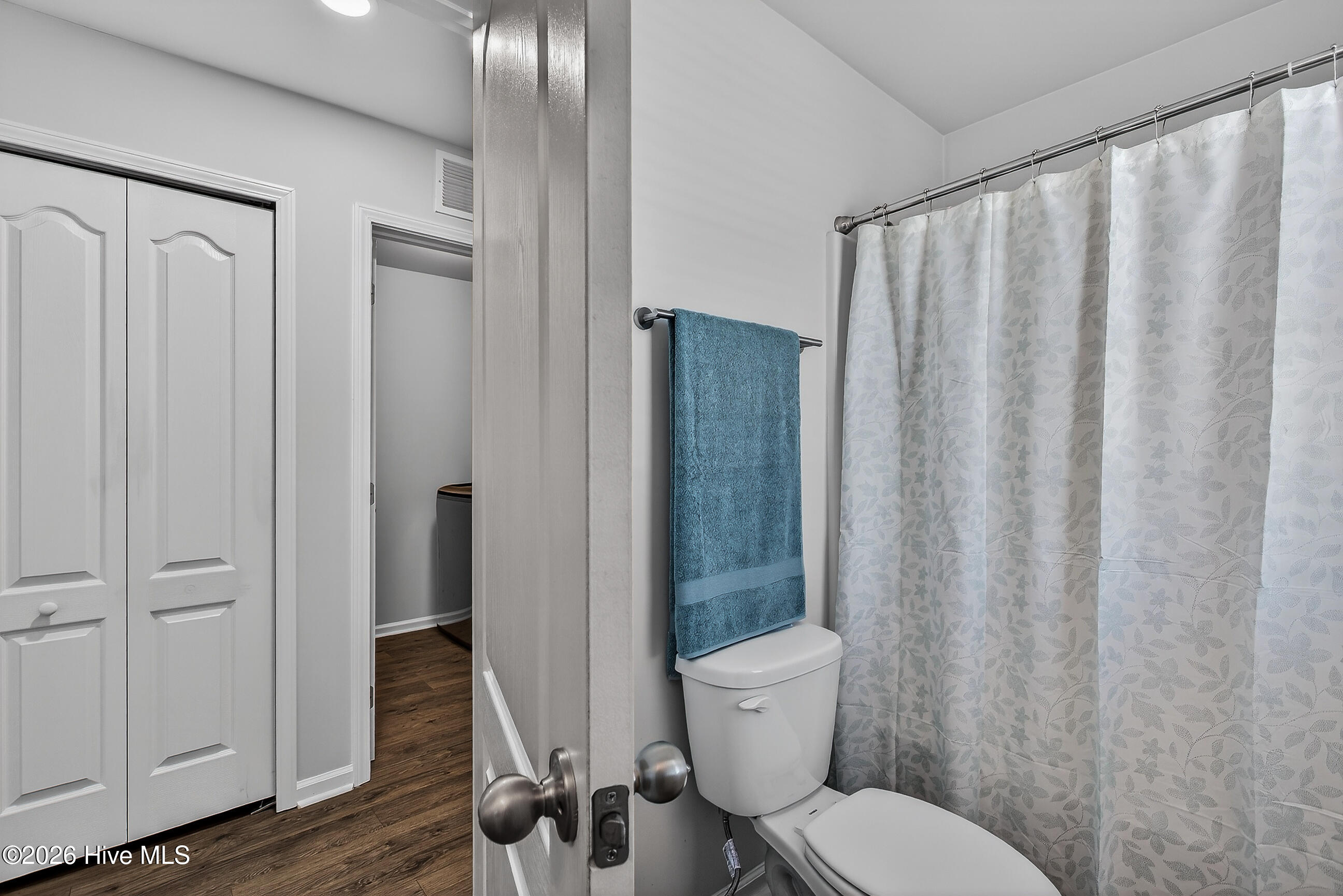 100555689 | Photo 32