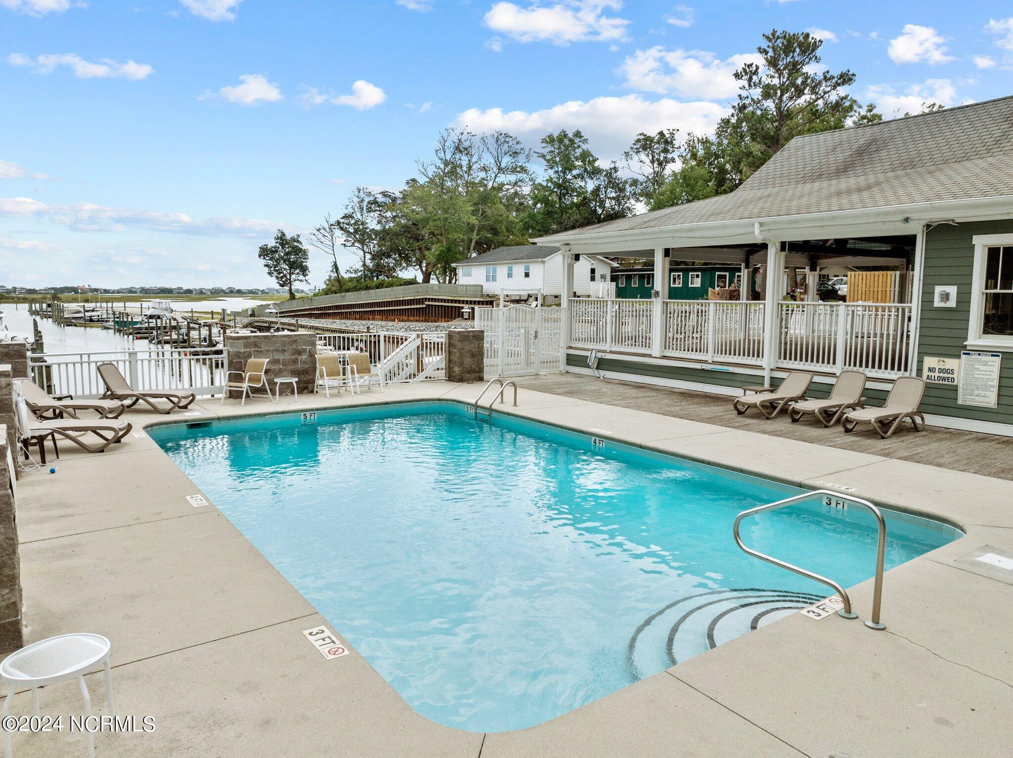 100556324 | Photo 50