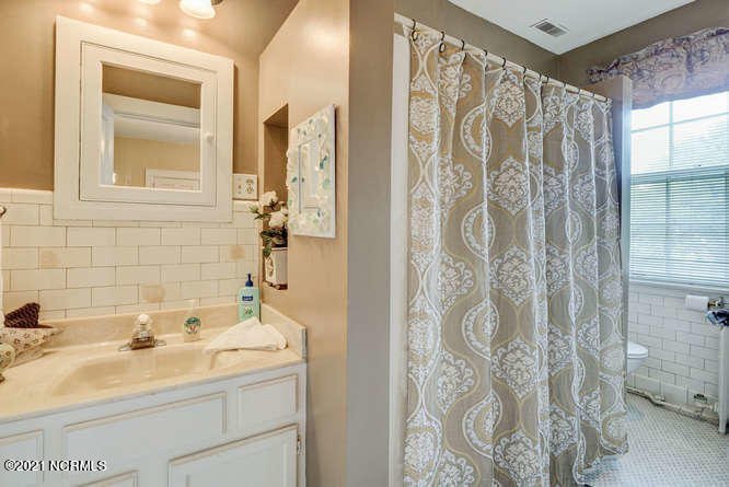 100316615 | Photo 44