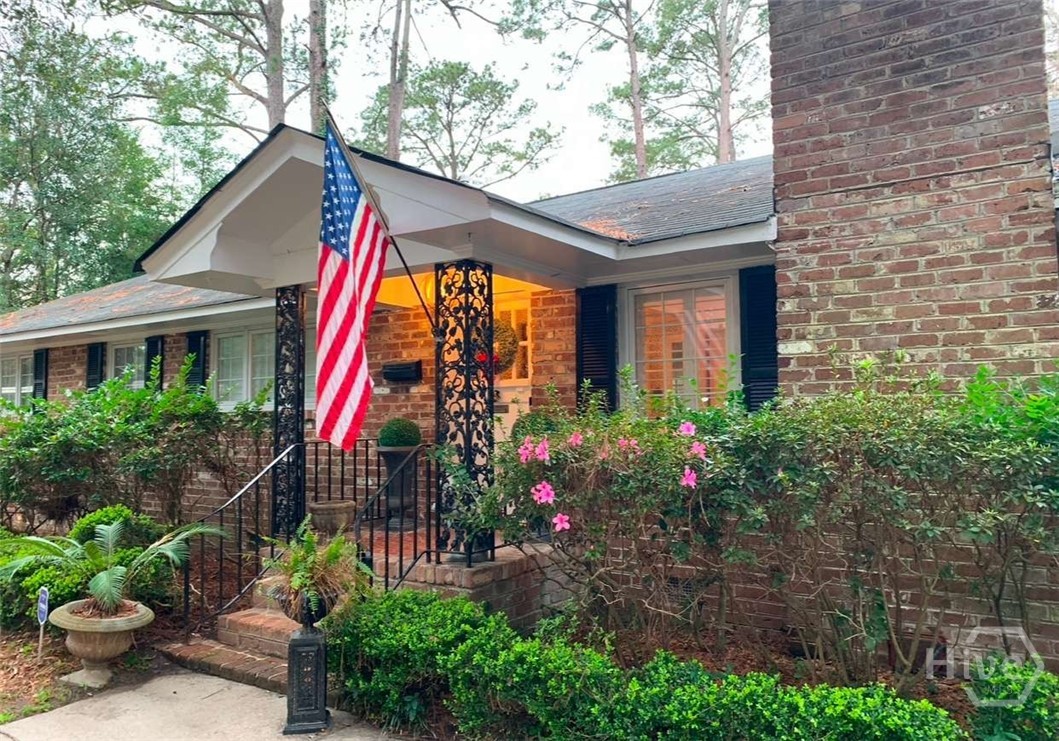 Homes for sale in Savannah, GA | 5 Reynolds Cir, Savannah, GA 31405 | MLS# SA355239