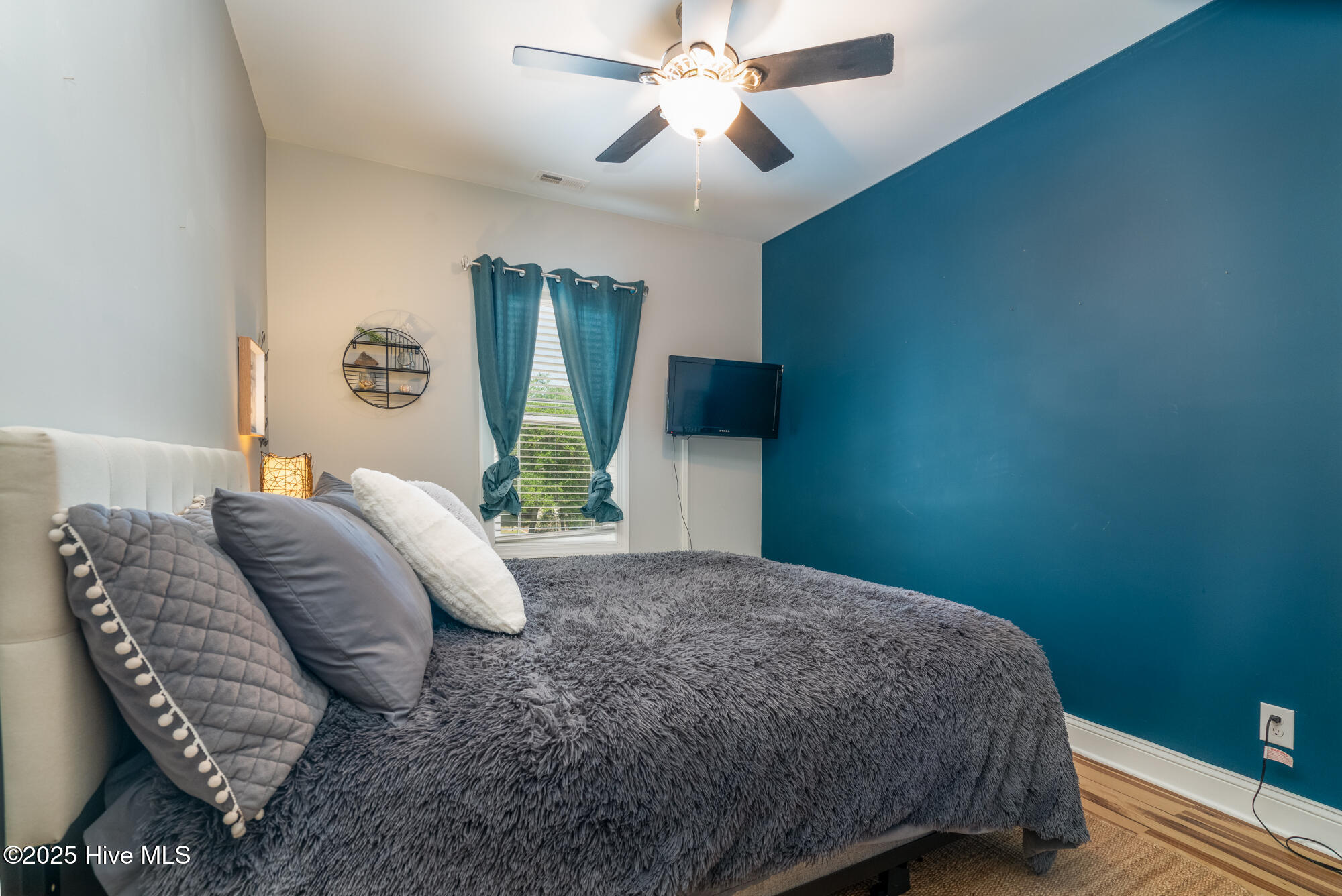 100527640 | Photo 17