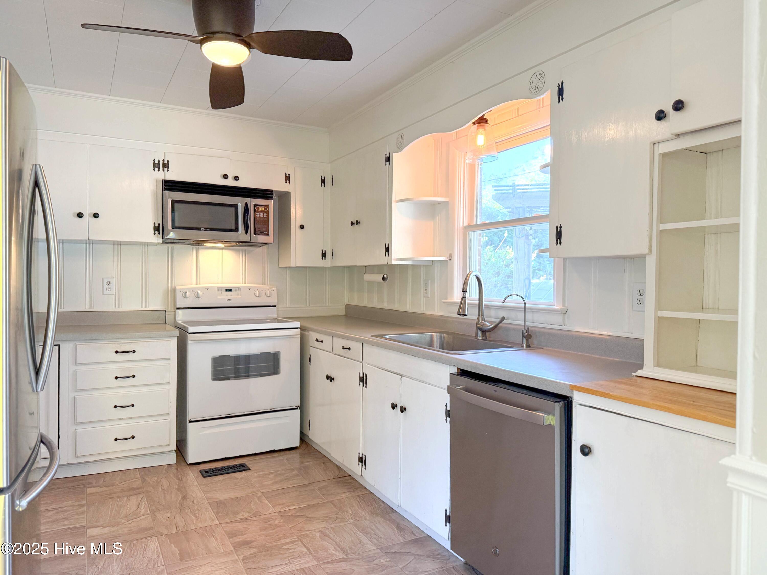 100537869 | Photo 20