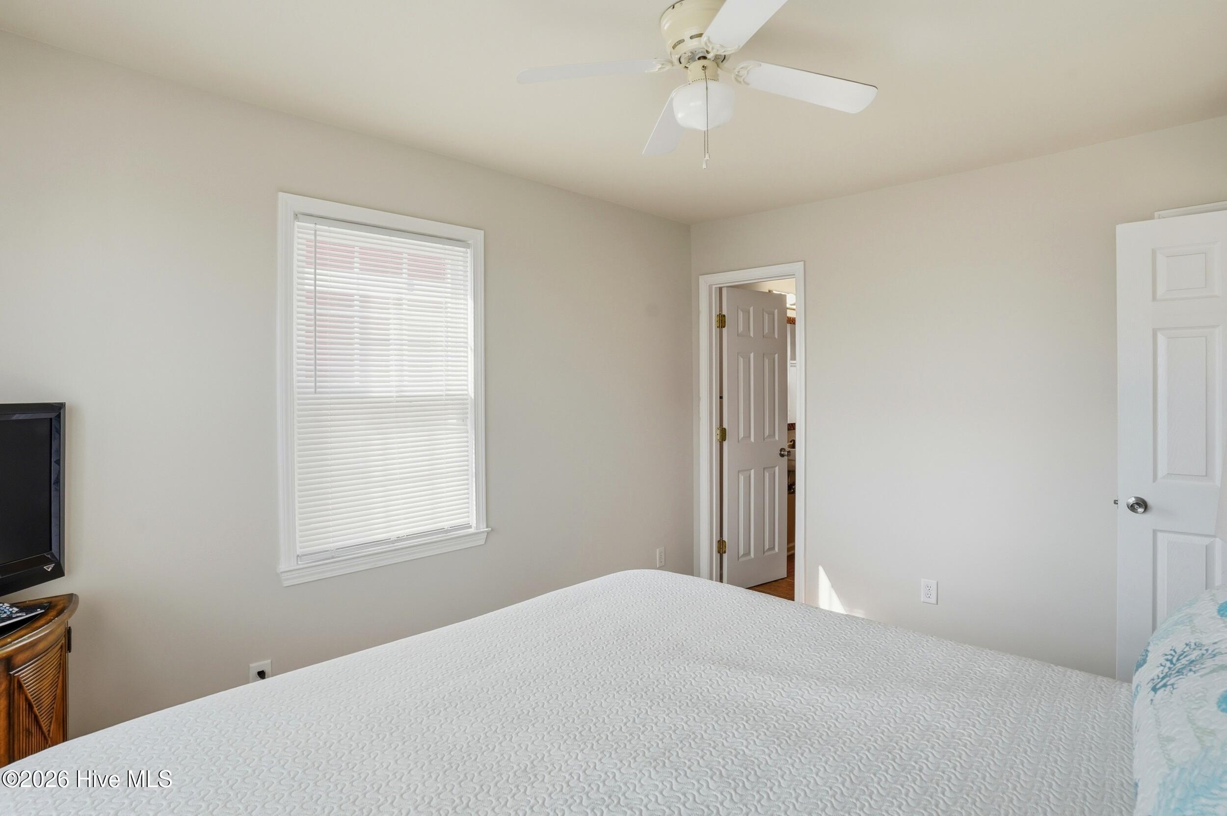 100554580 | Photo 21