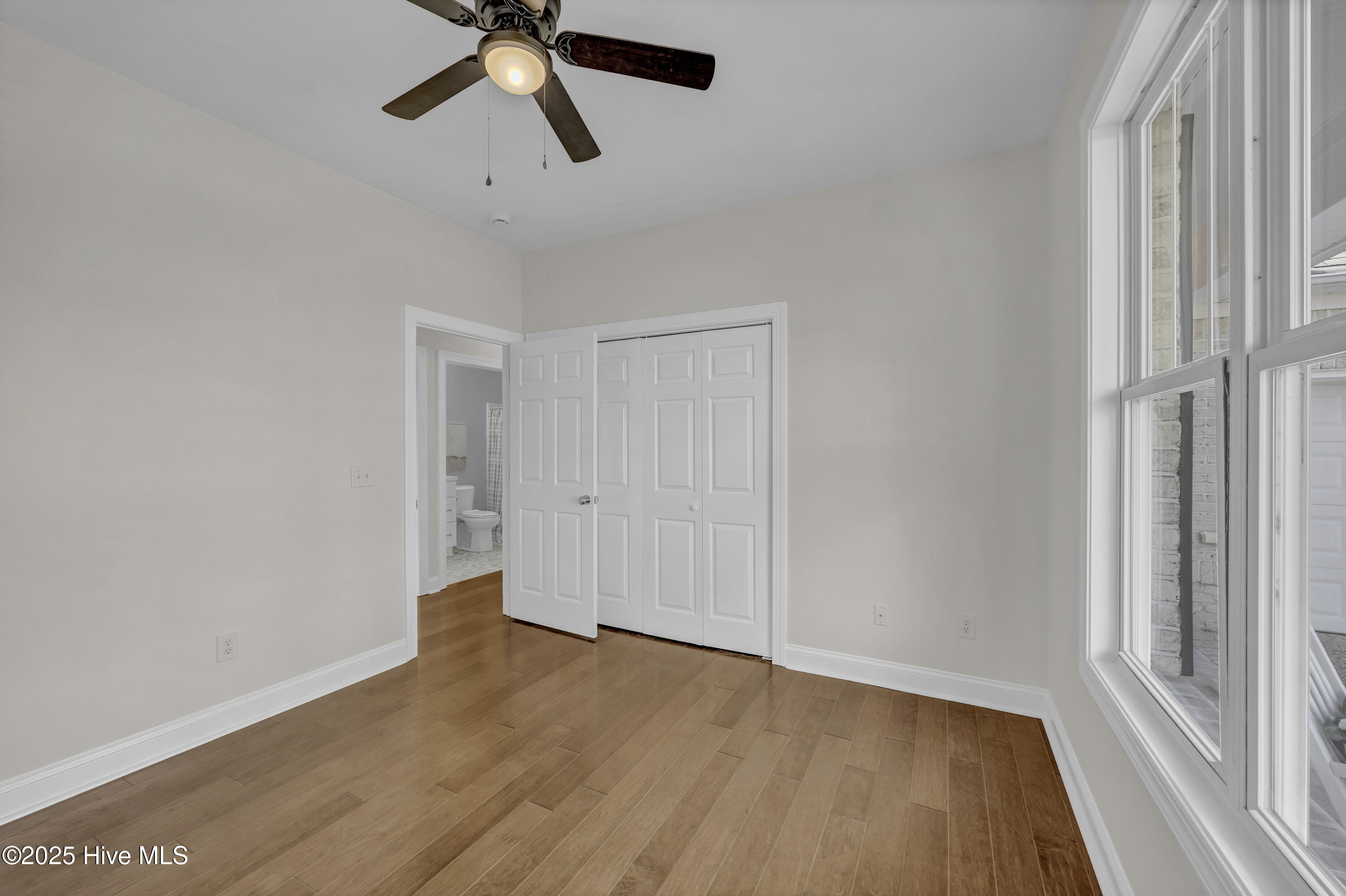 100542257 | Photo 19