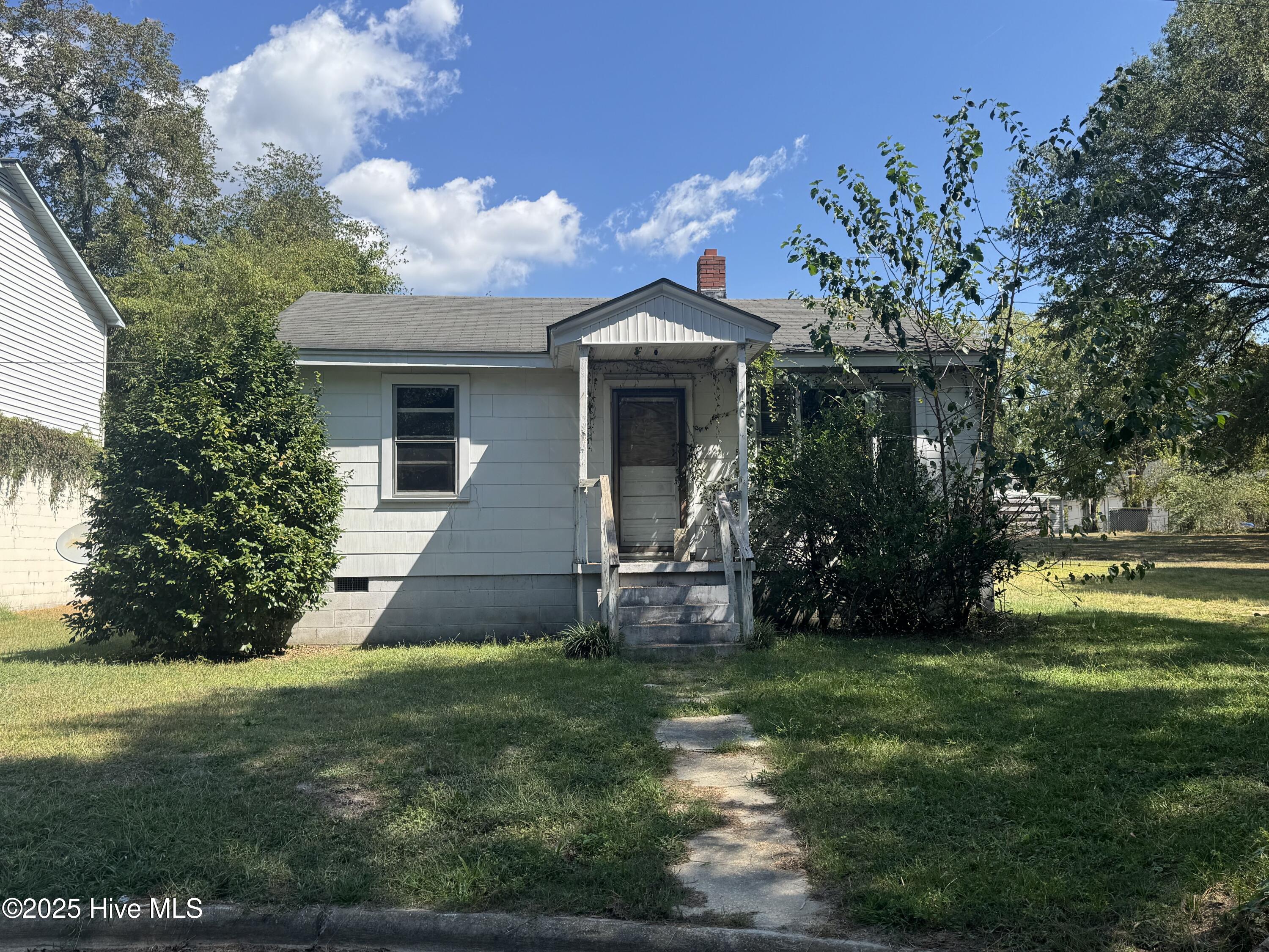 Property at 1420 Raymond Street