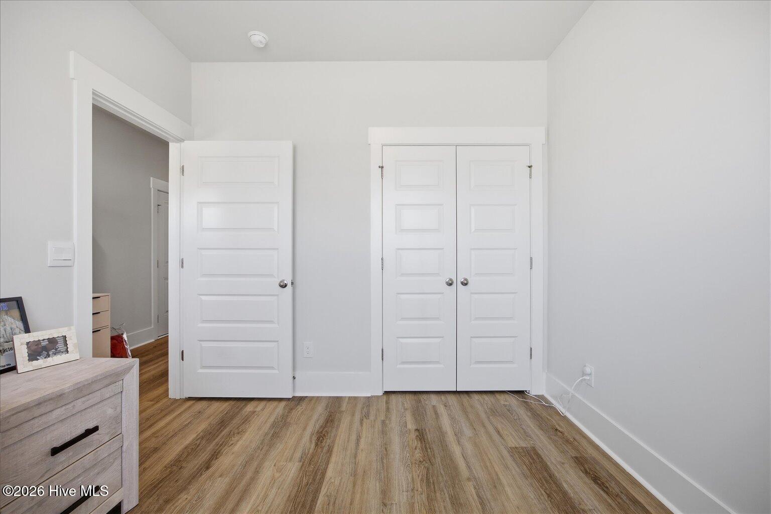 100568001 | Photo 16