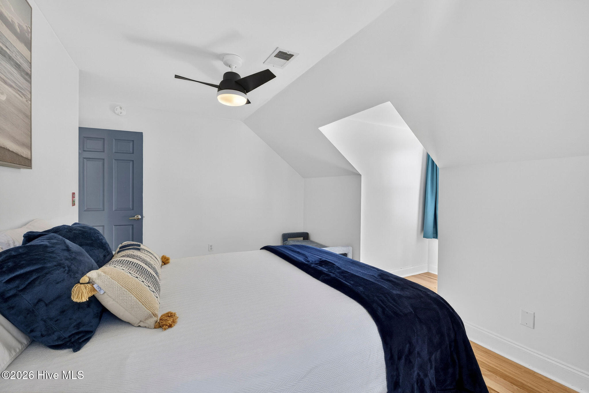 100567485 | Photo 40