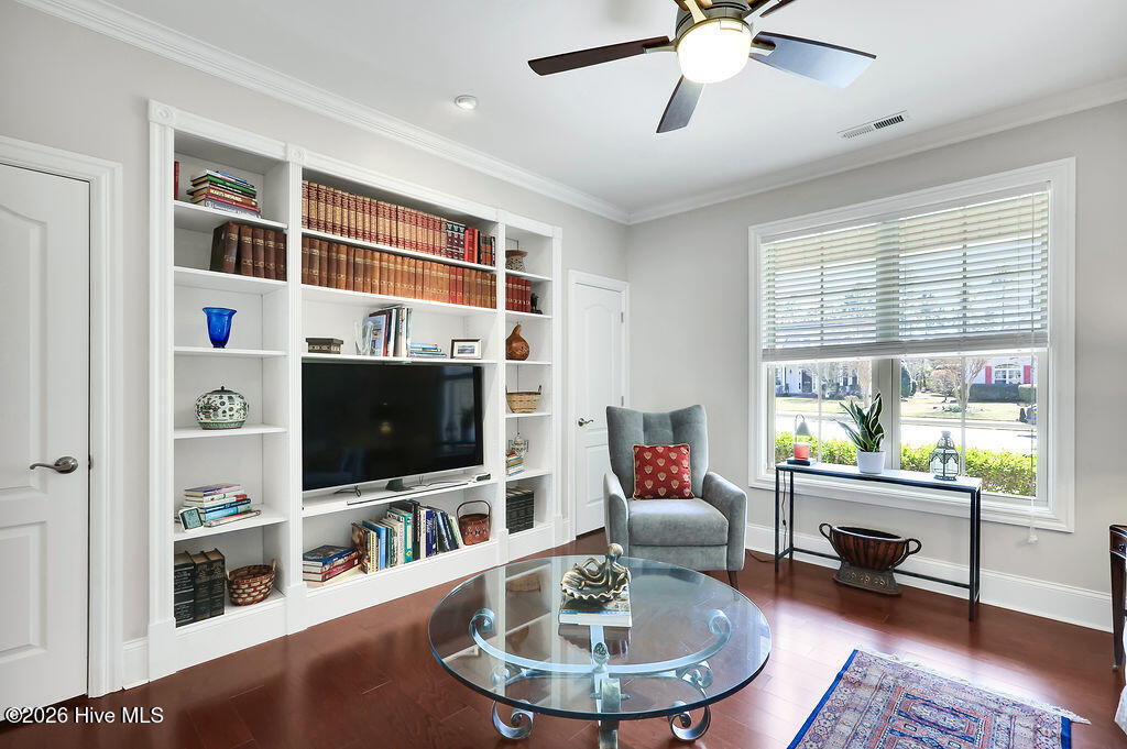 100554017 | Photo 12