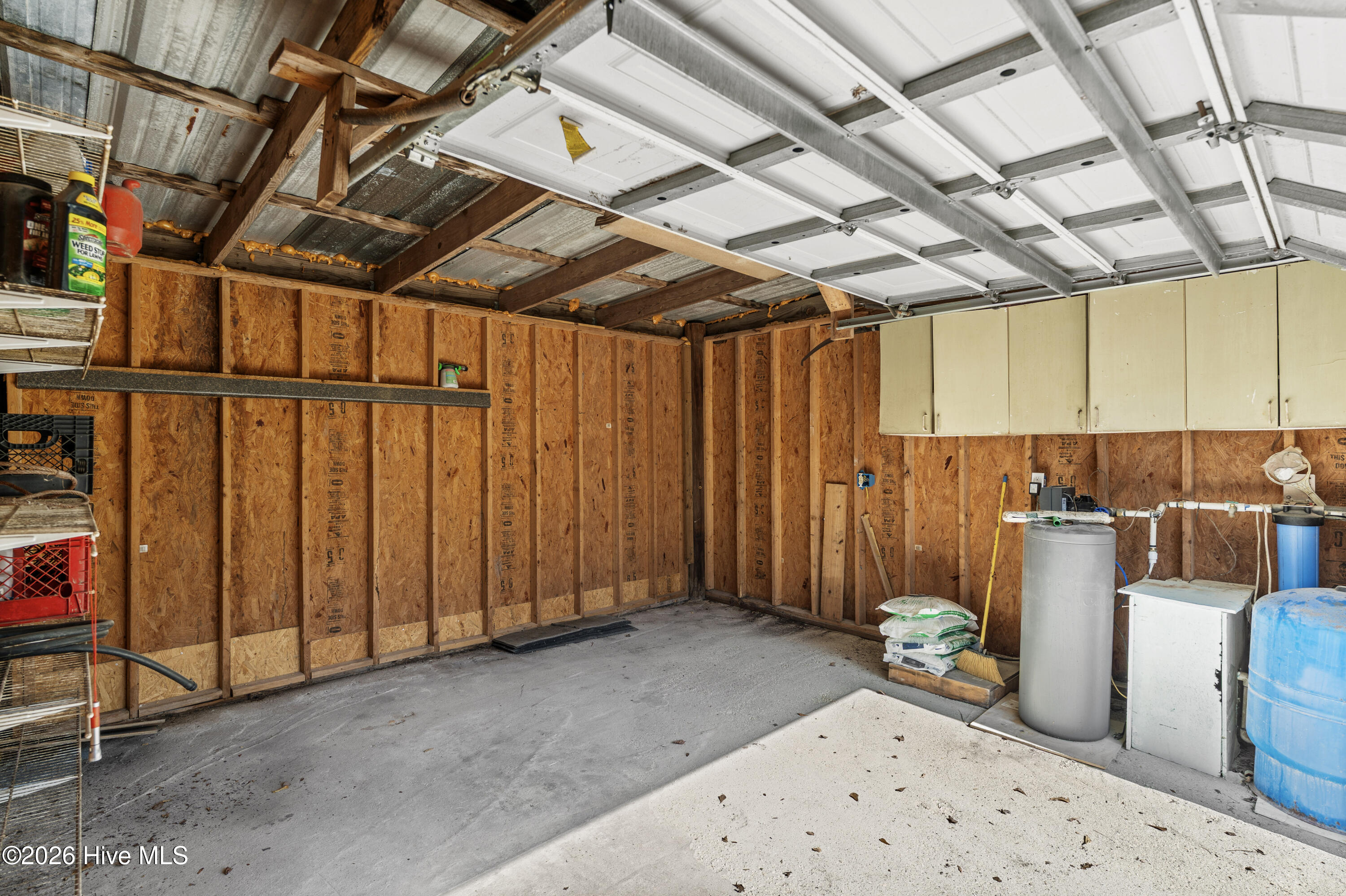 100558739 | Photo 36