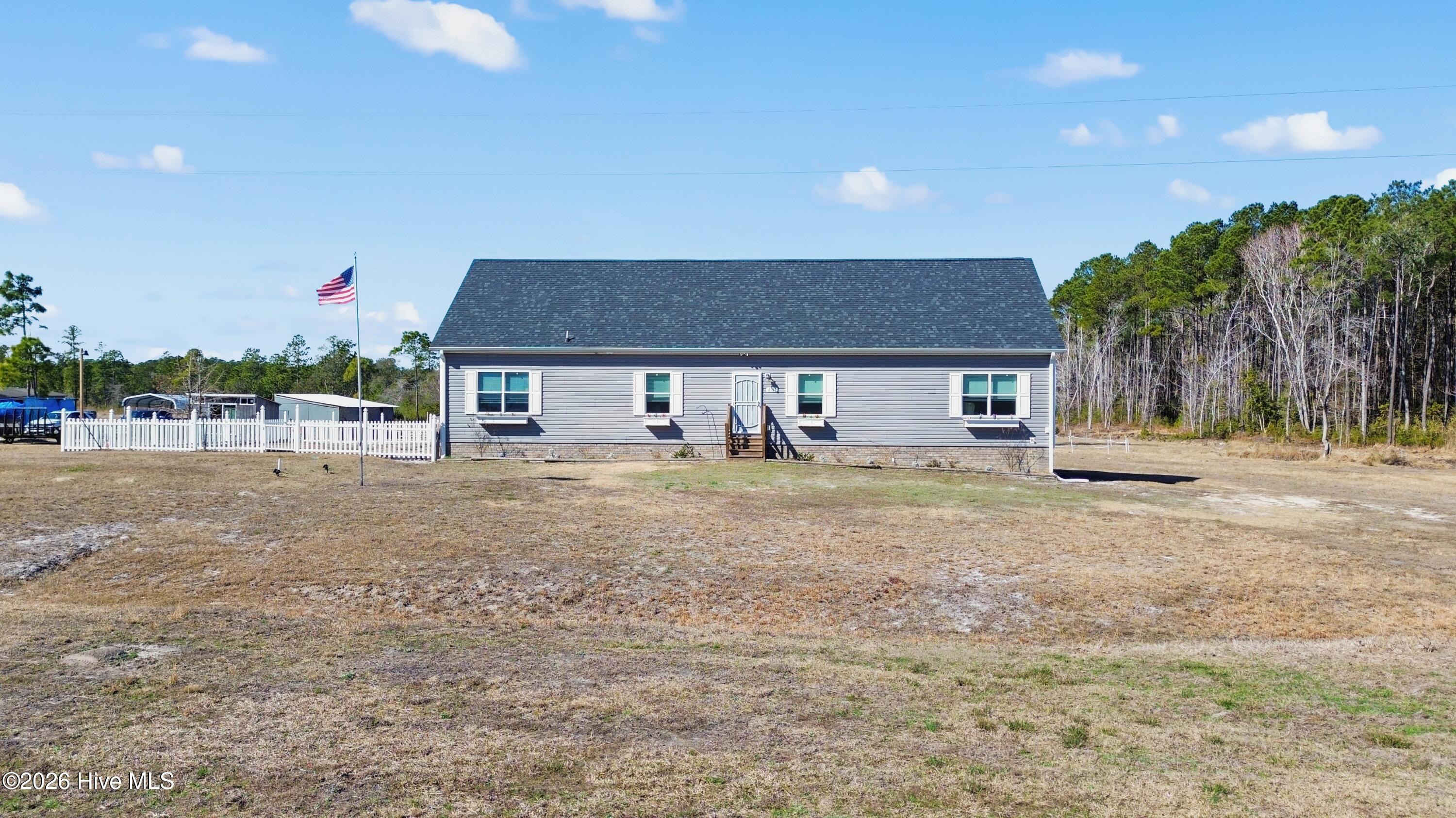 100556828 | Photo 35