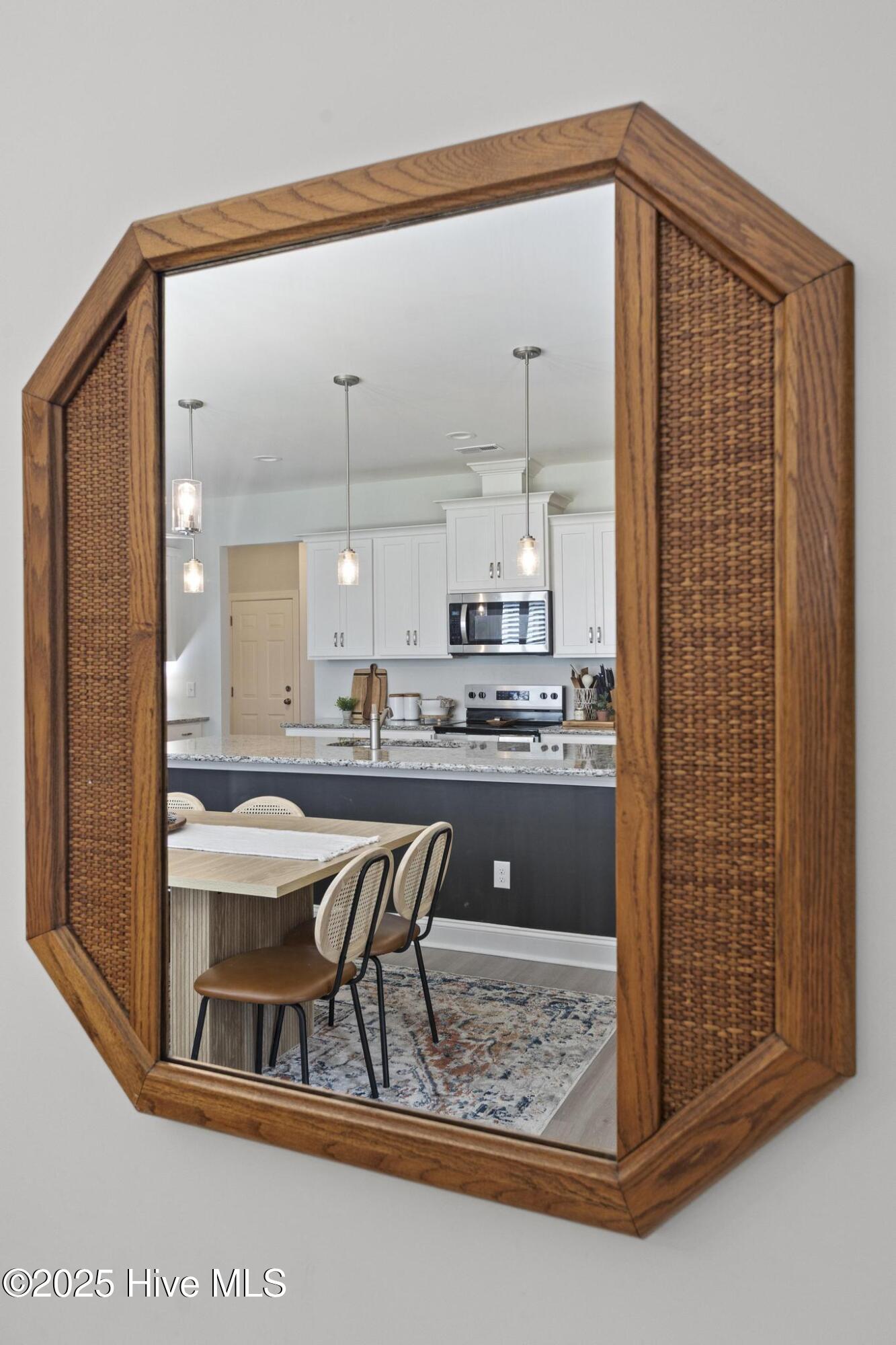 100516290 | Photo 19