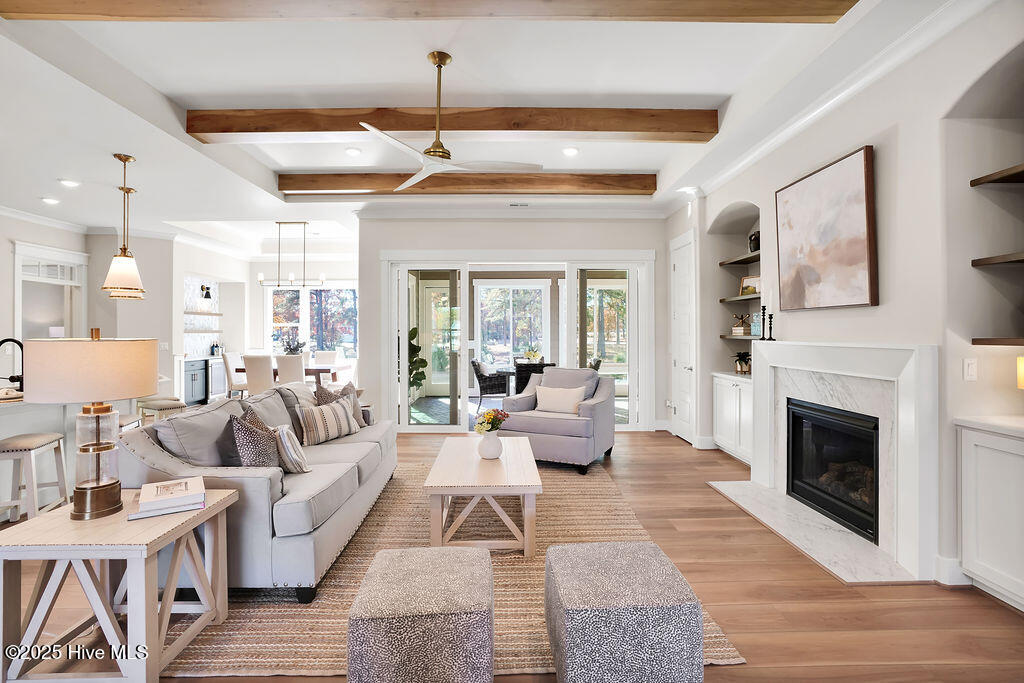 100529674 | Photo 14