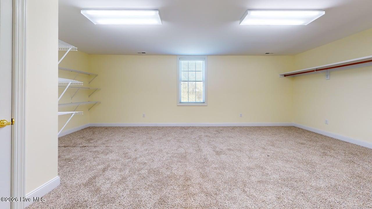 100568487 | Photo 61