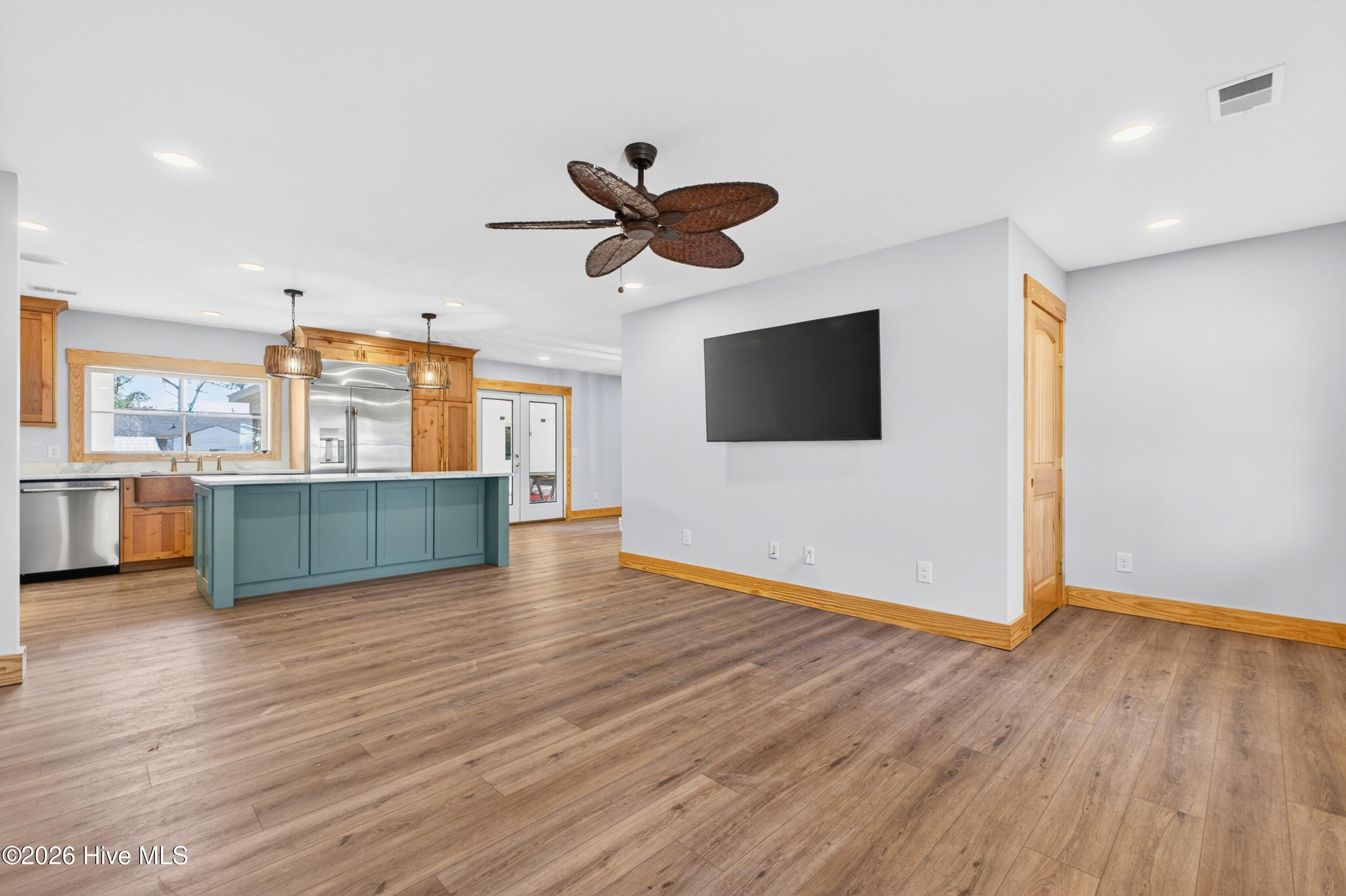 100552365 | Photo 10