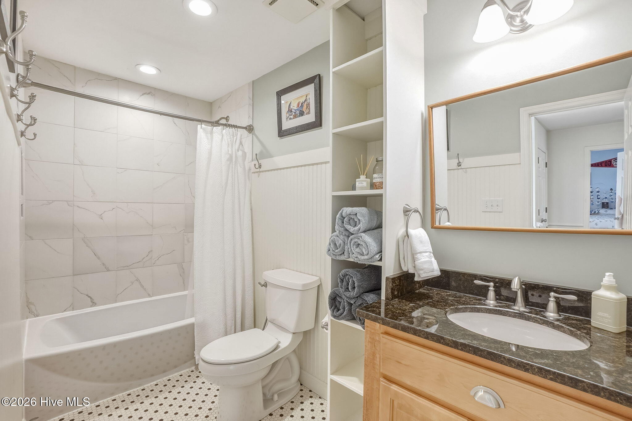 121 Gull Harbor Drive,Newport