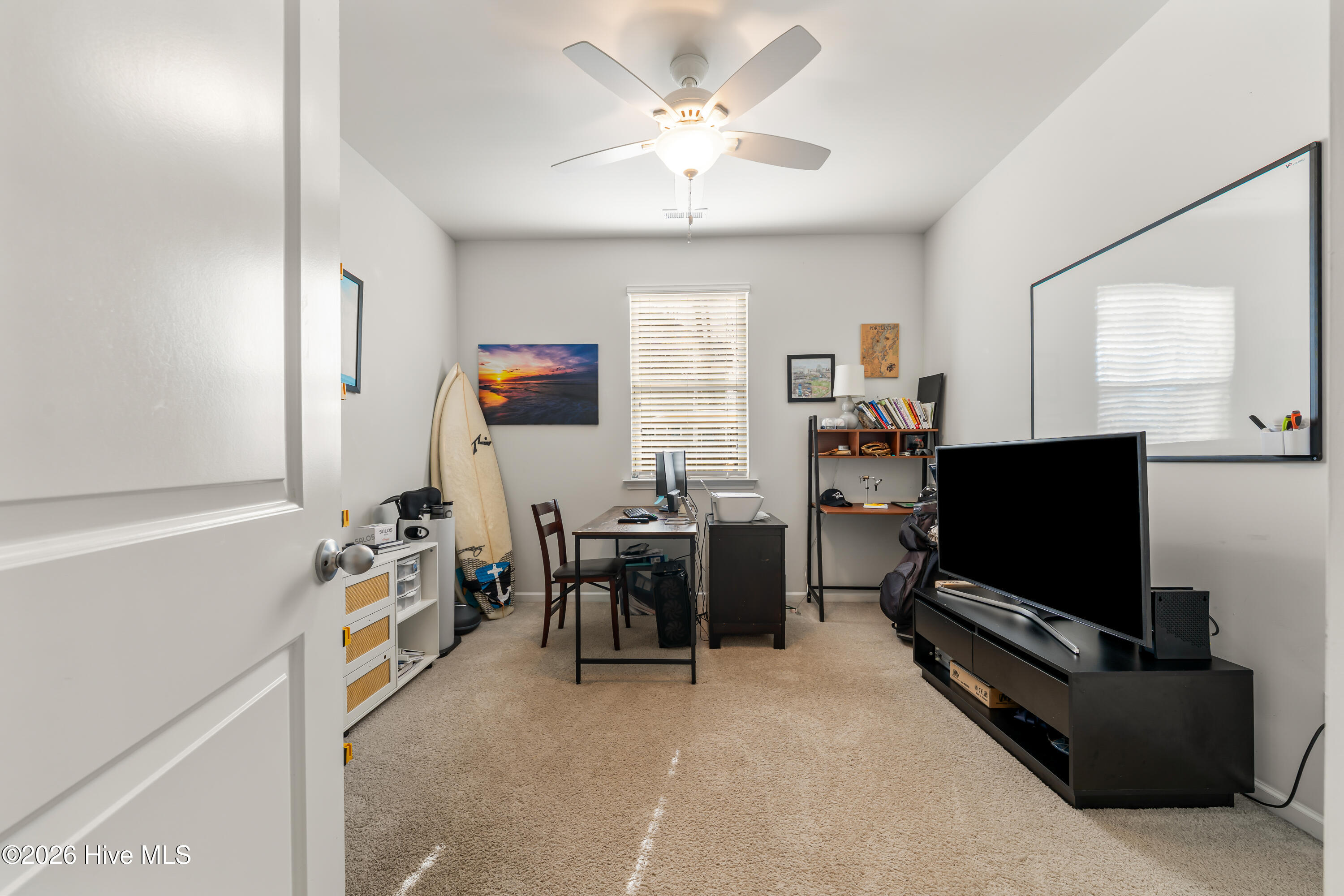 100552885 | Photo 23