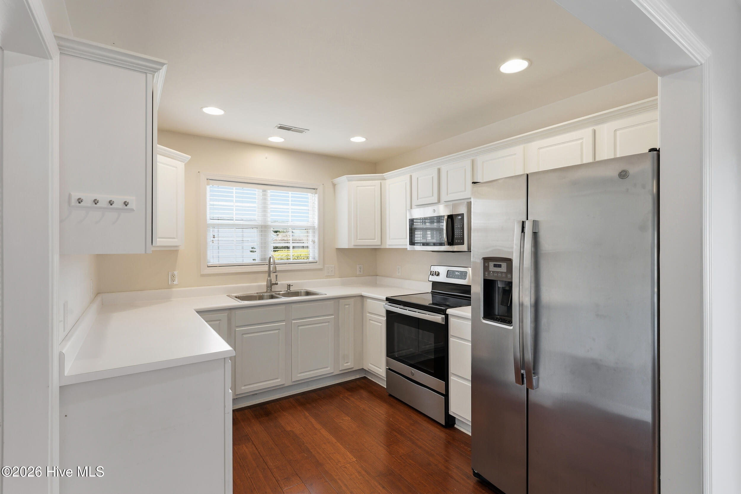 100511628 | Photo 17