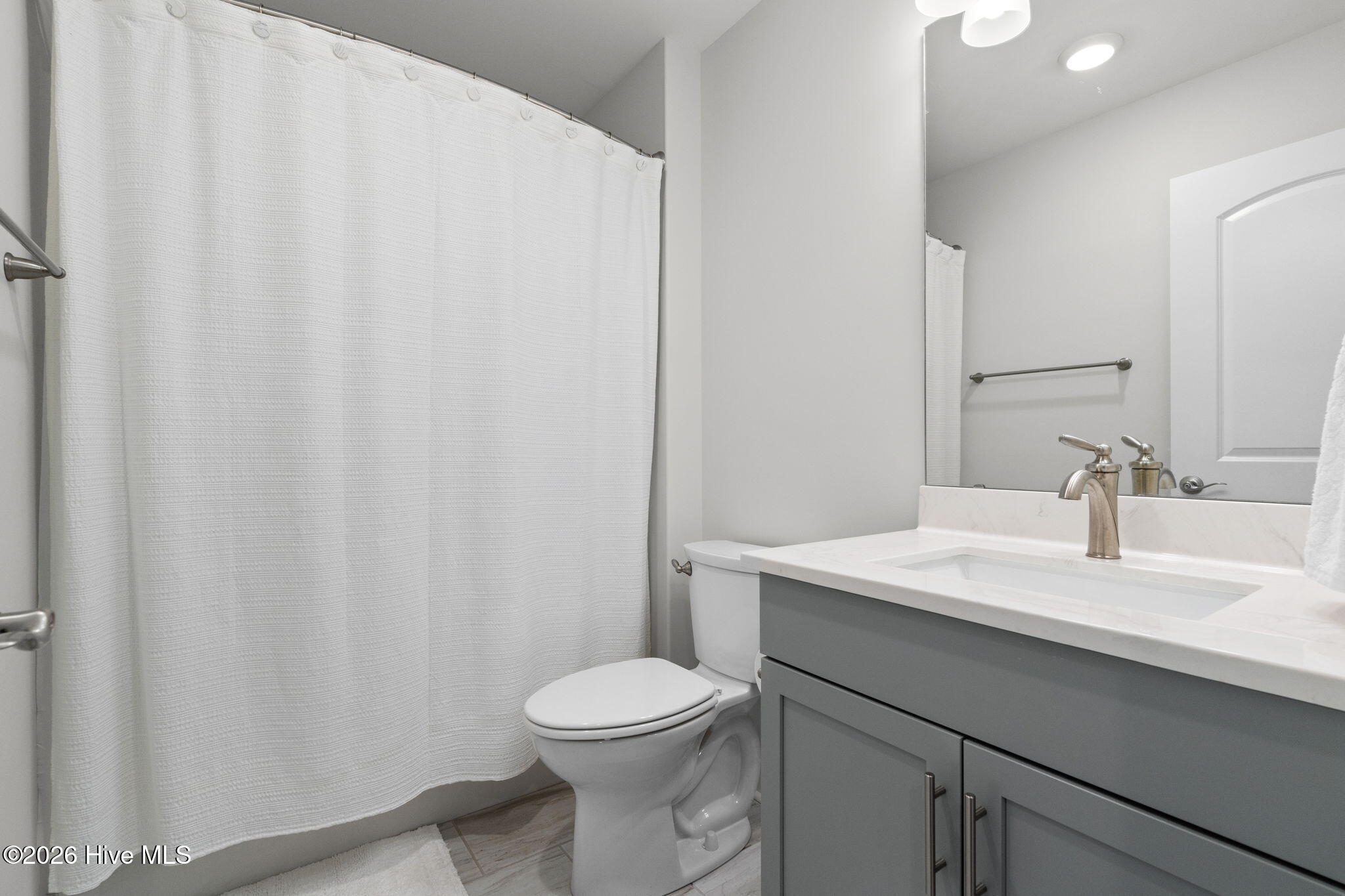 100564957 | Photo 33