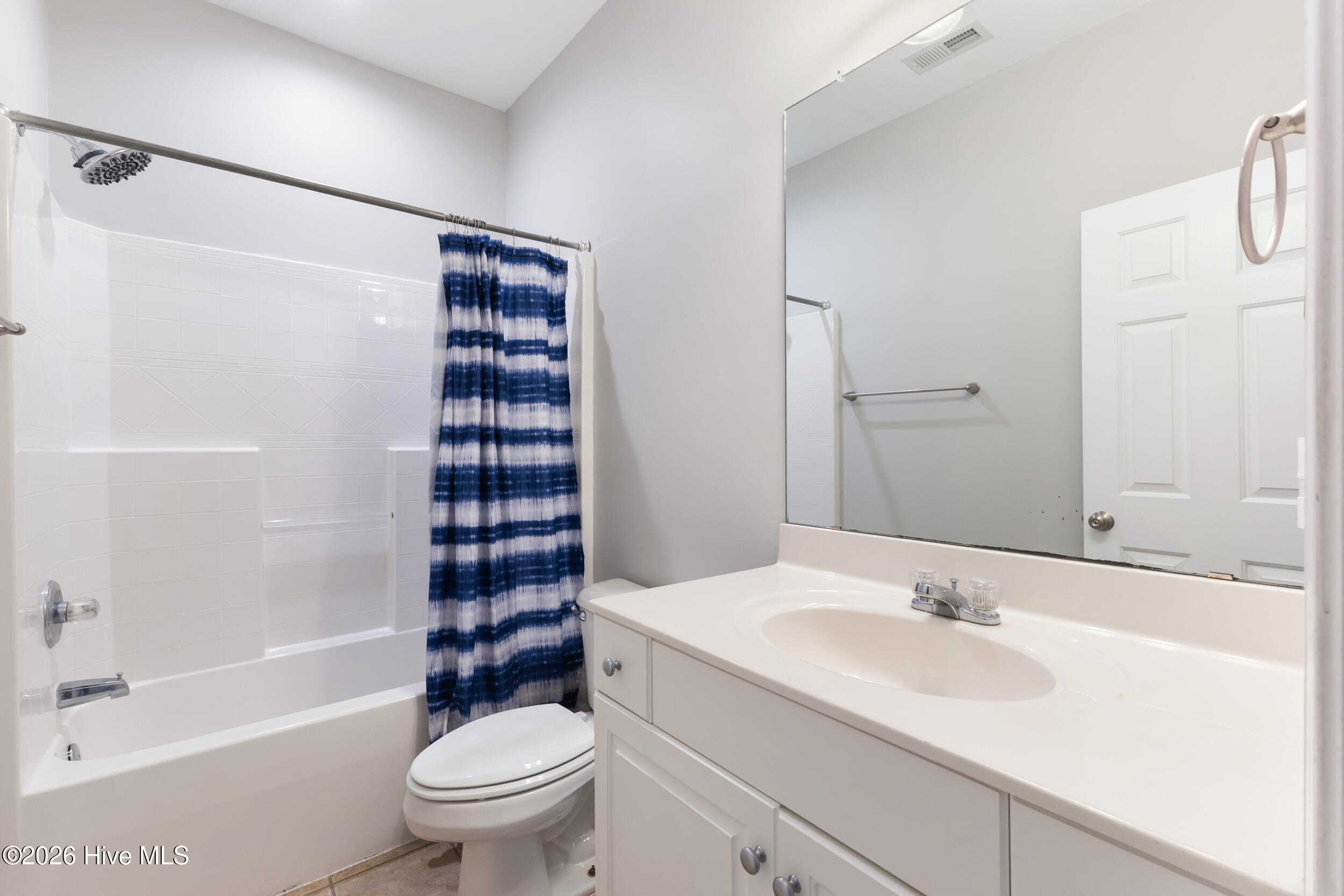 100557722 | Photo 35