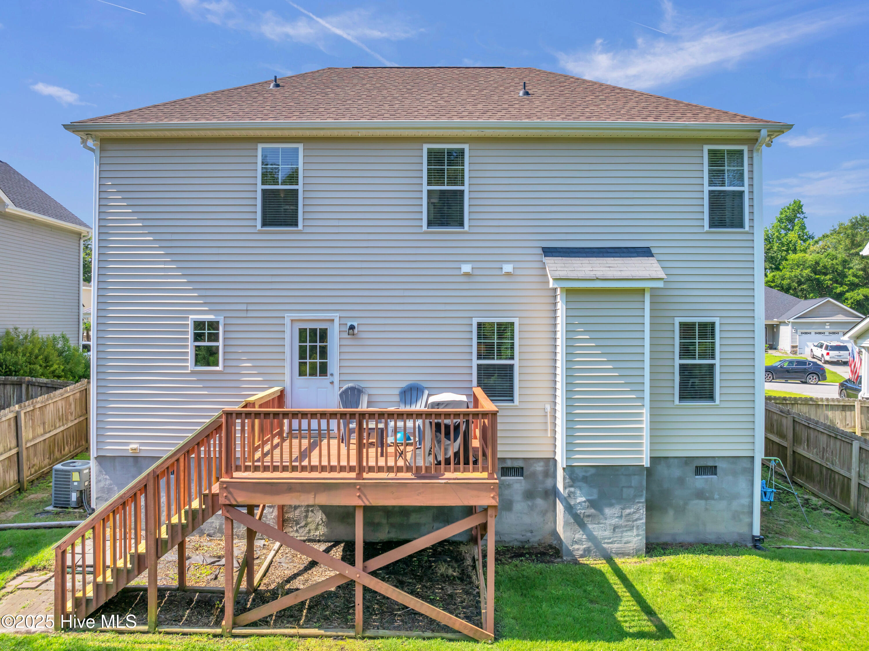 100517192 | Photo 38