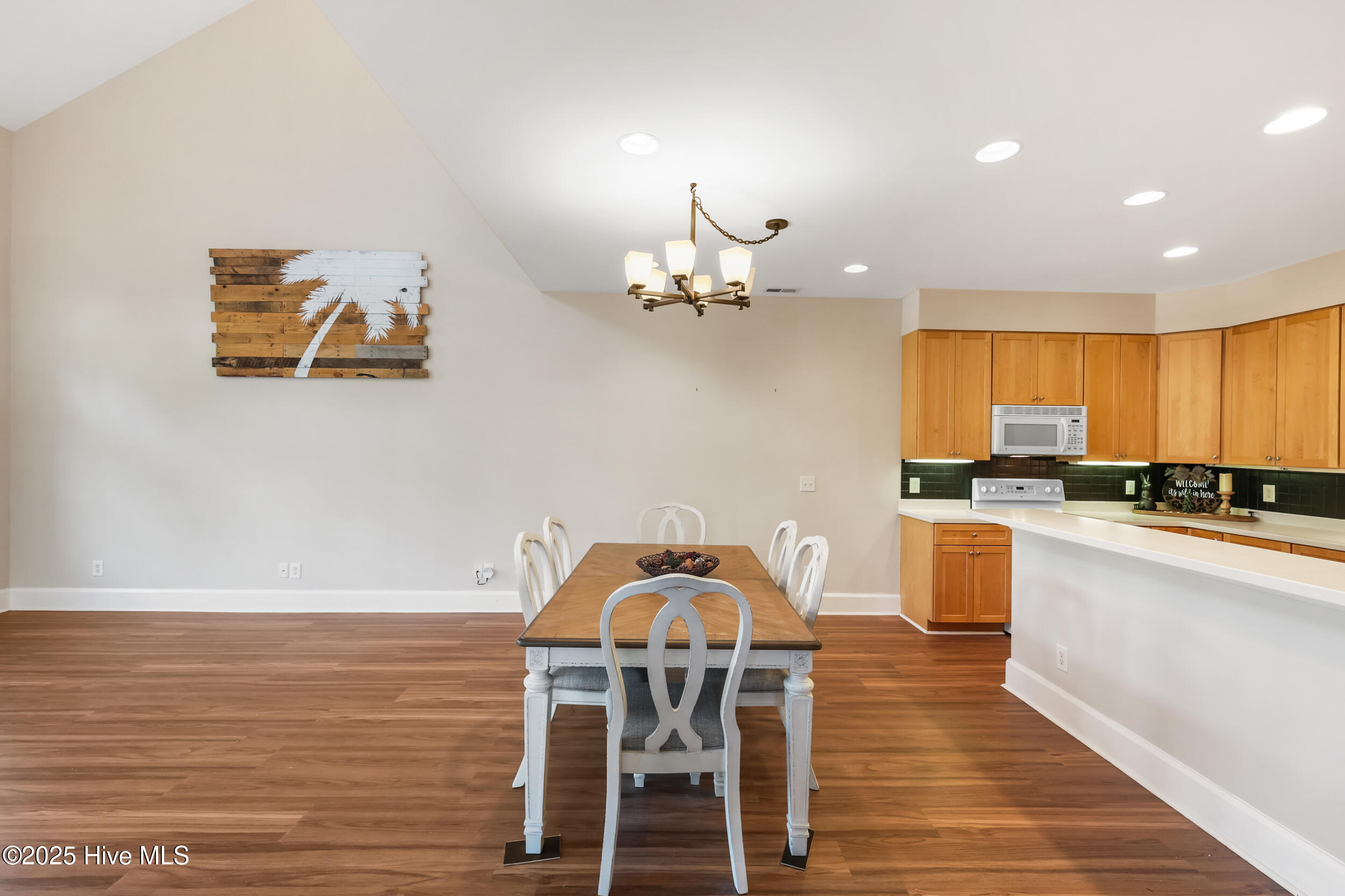 100544454 | Photo 10