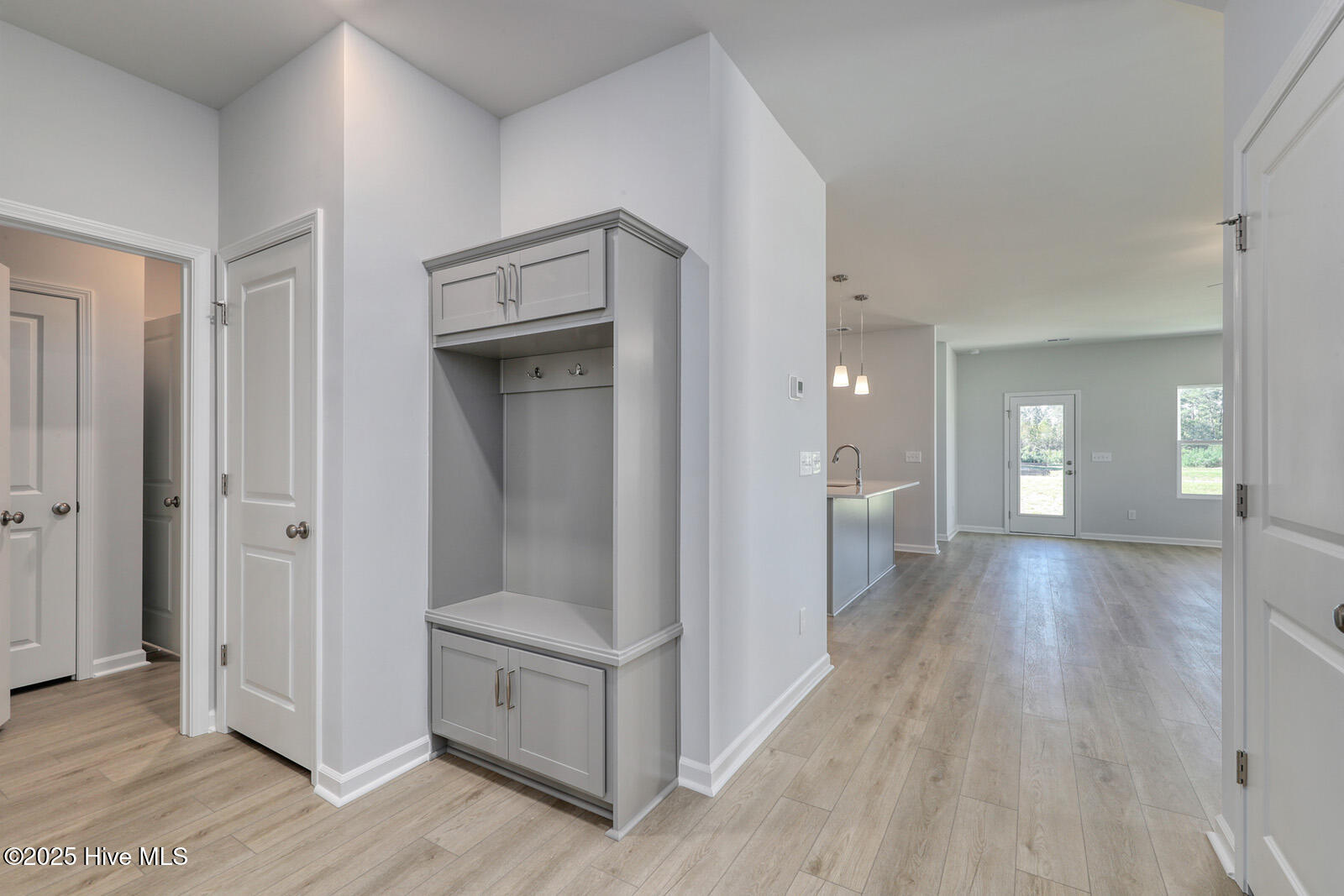 100508925 | Photo 60