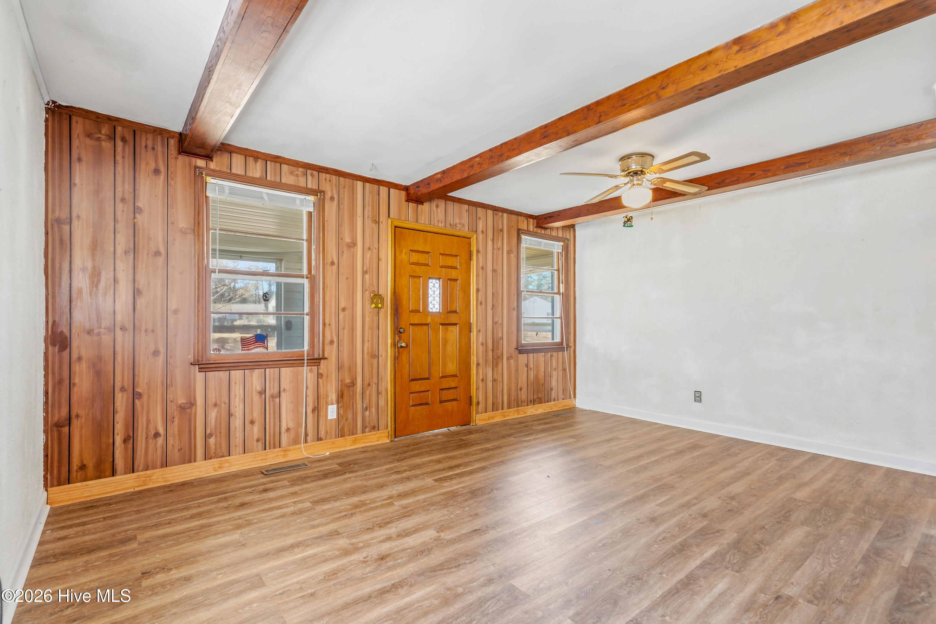 100559620 | Photo 10