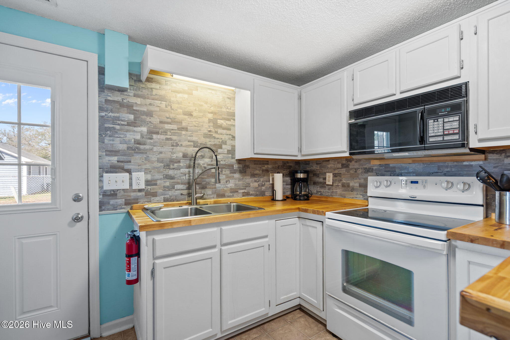 100558110 | Photo 45