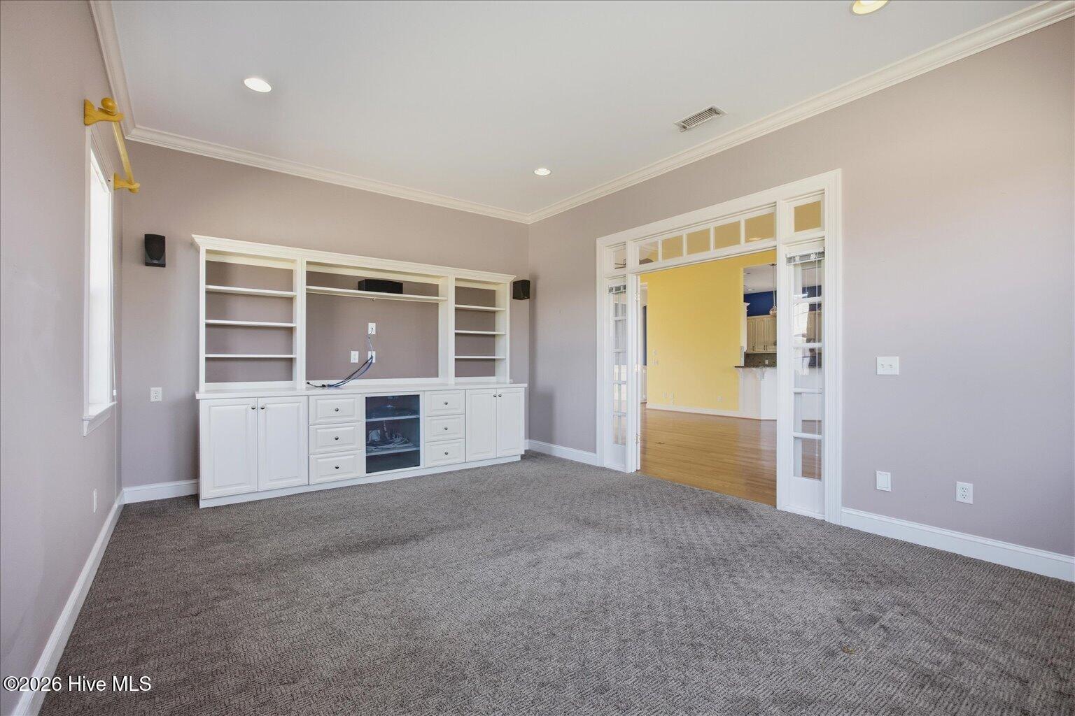 100557521 | Photo 43